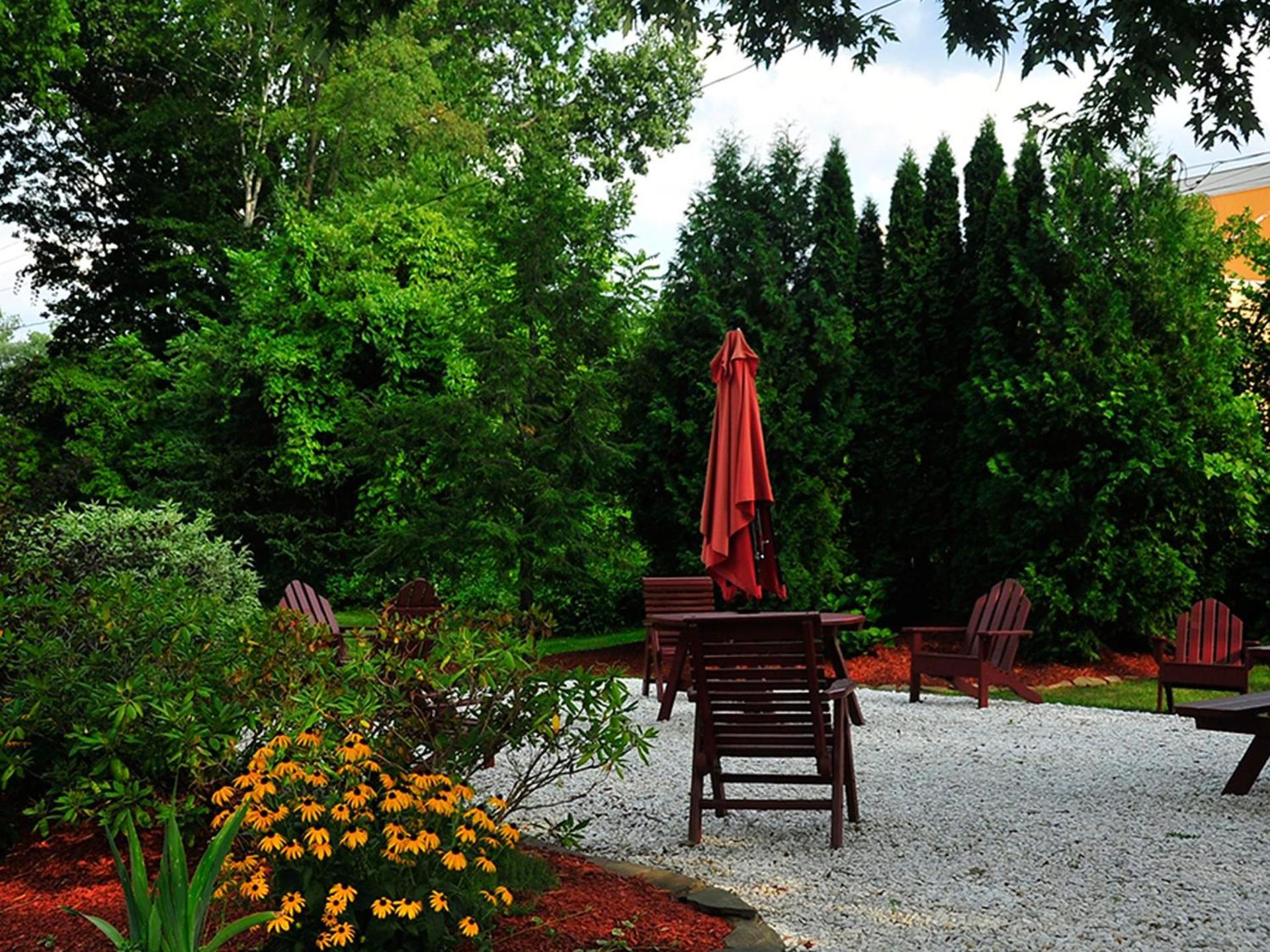 Willows Motel photo 7