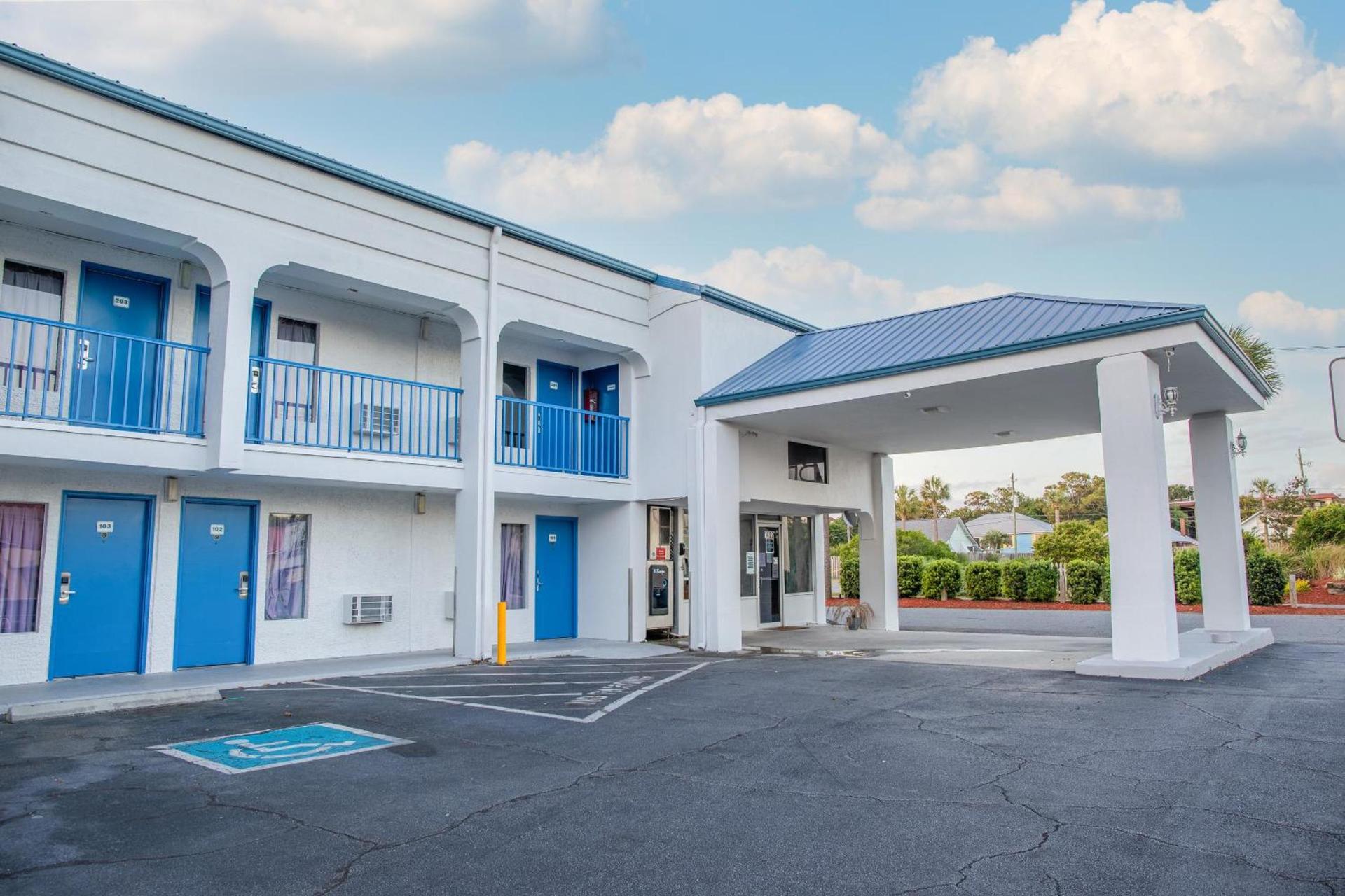 Sandcastle Inn photo 4