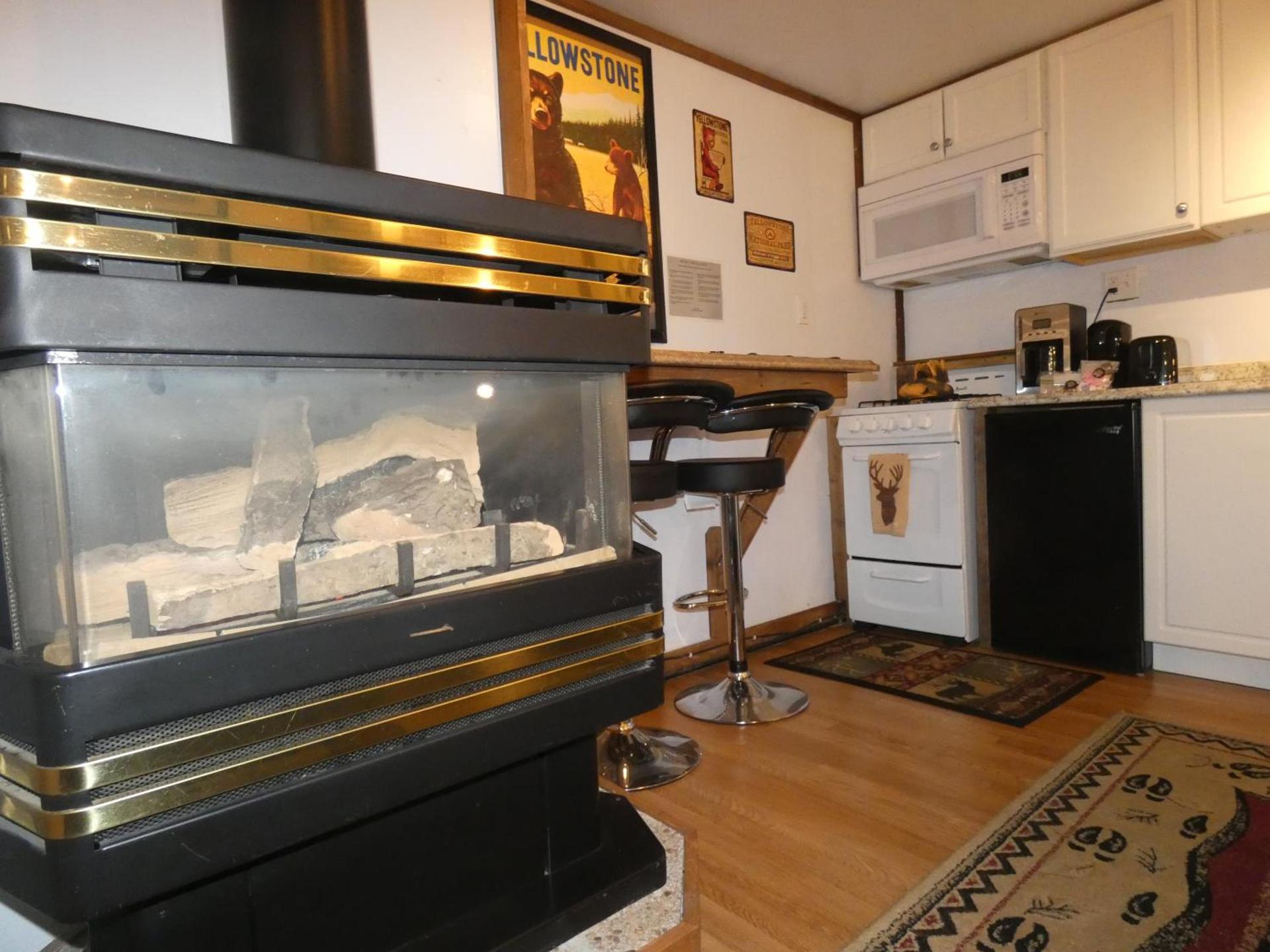 Yellowstone Motel - Adults Only - All rooms have kitchens photo 54