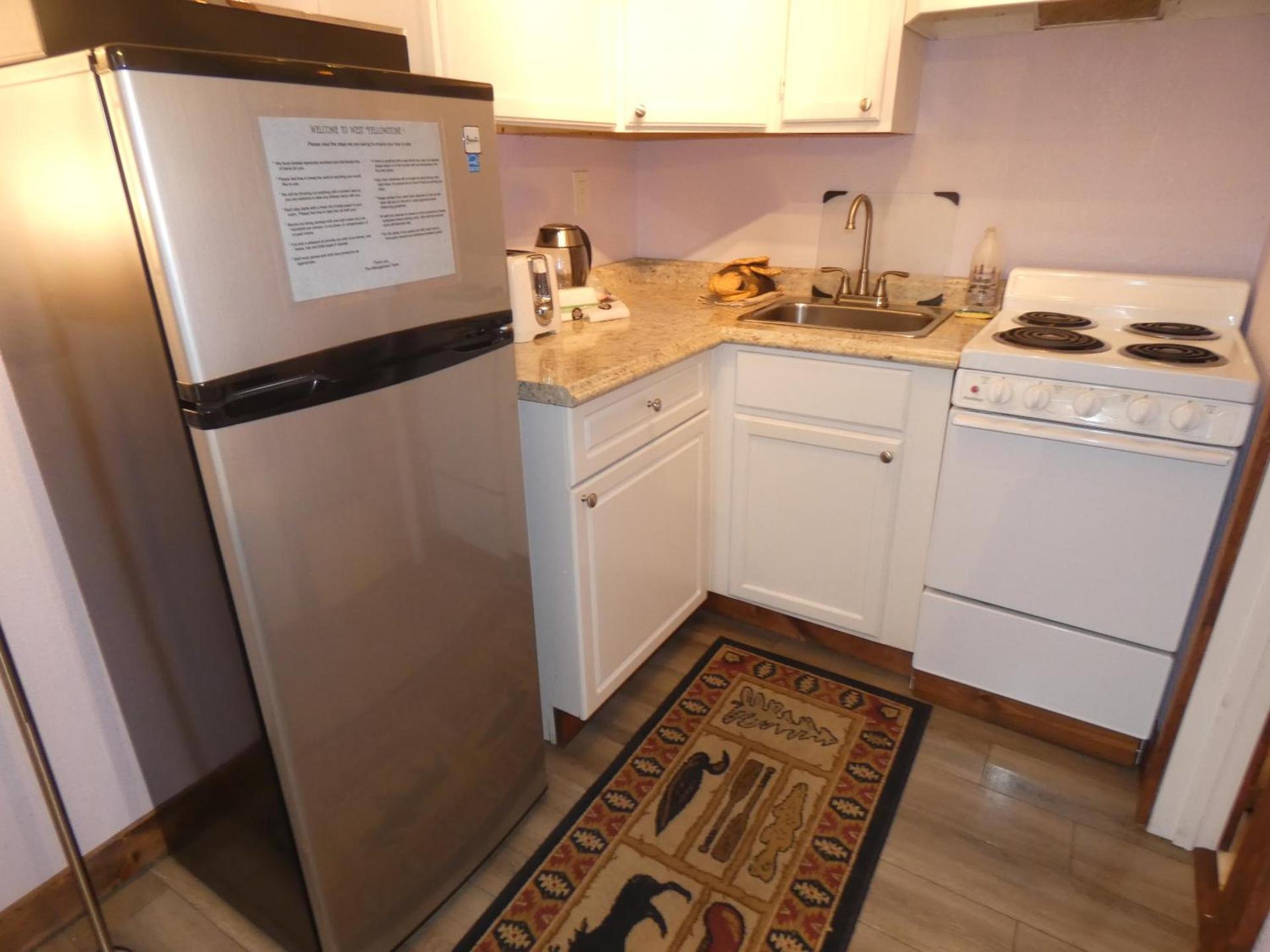 Yellowstone Motel - Adults Only - All rooms have kitchens photo 85
