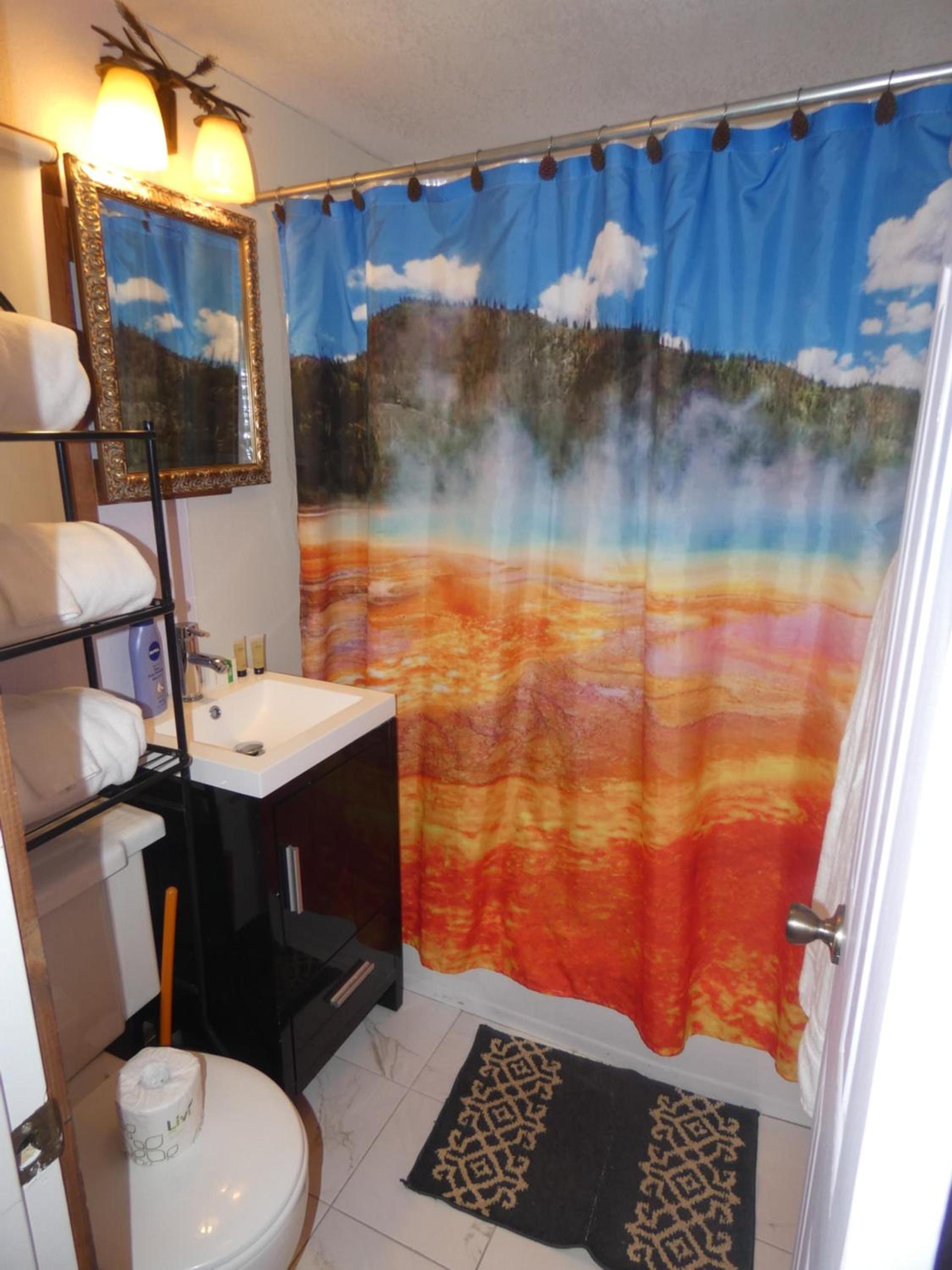 Yellowstone Motel - Adults Only - All rooms have kitchens photo 10