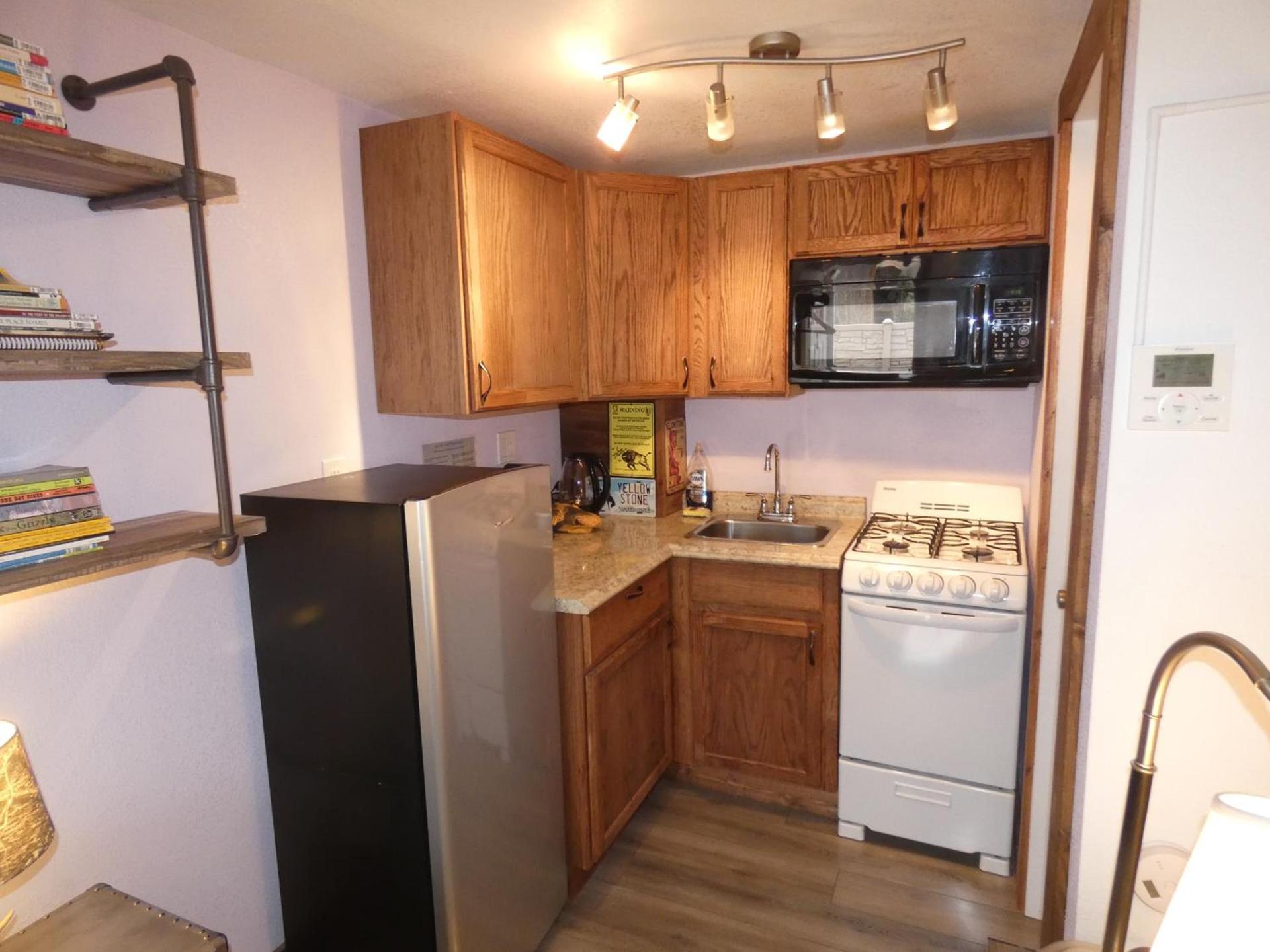 Yellowstone Motel - Adults Only - All rooms have kitchens photo 65