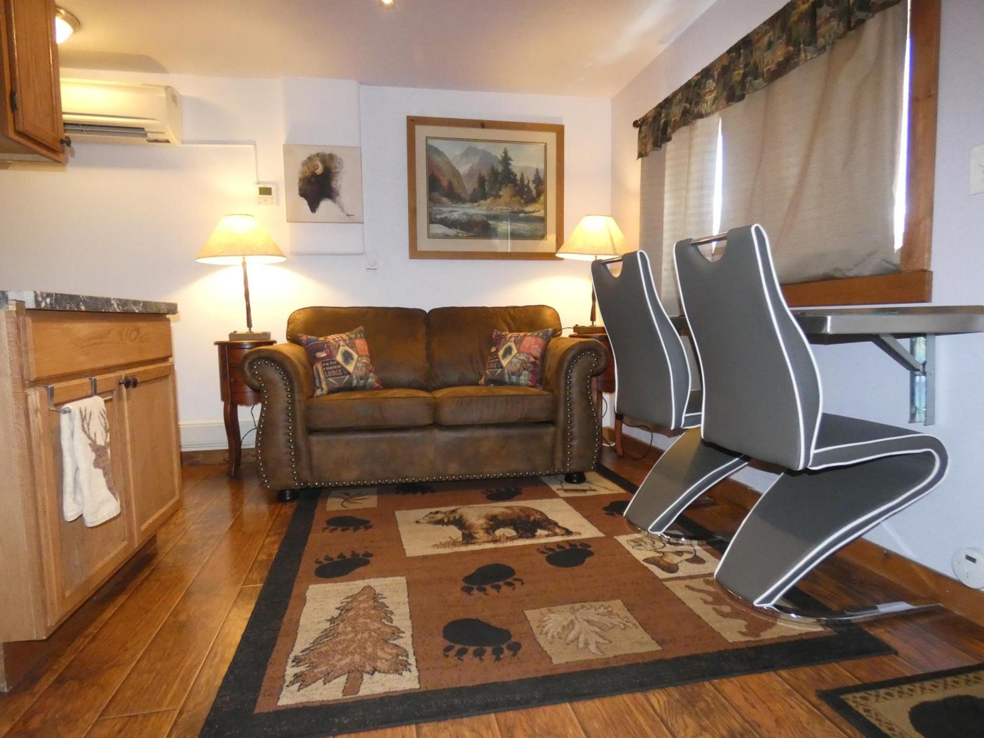 Yellowstone Motel - Adults Only - All rooms have kitchens photo 71
