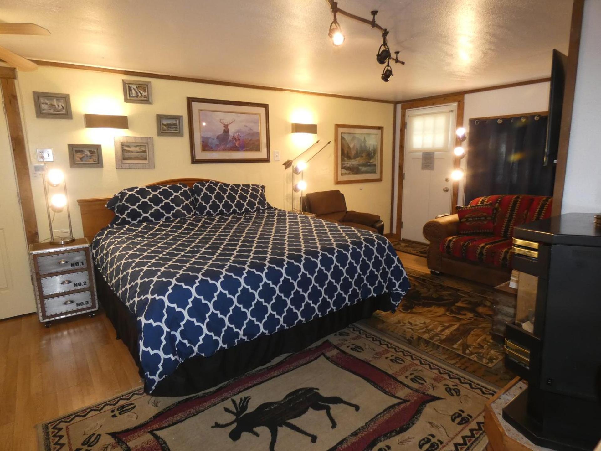Yellowstone Motel - Adults Only - All rooms have kitchens photo 56