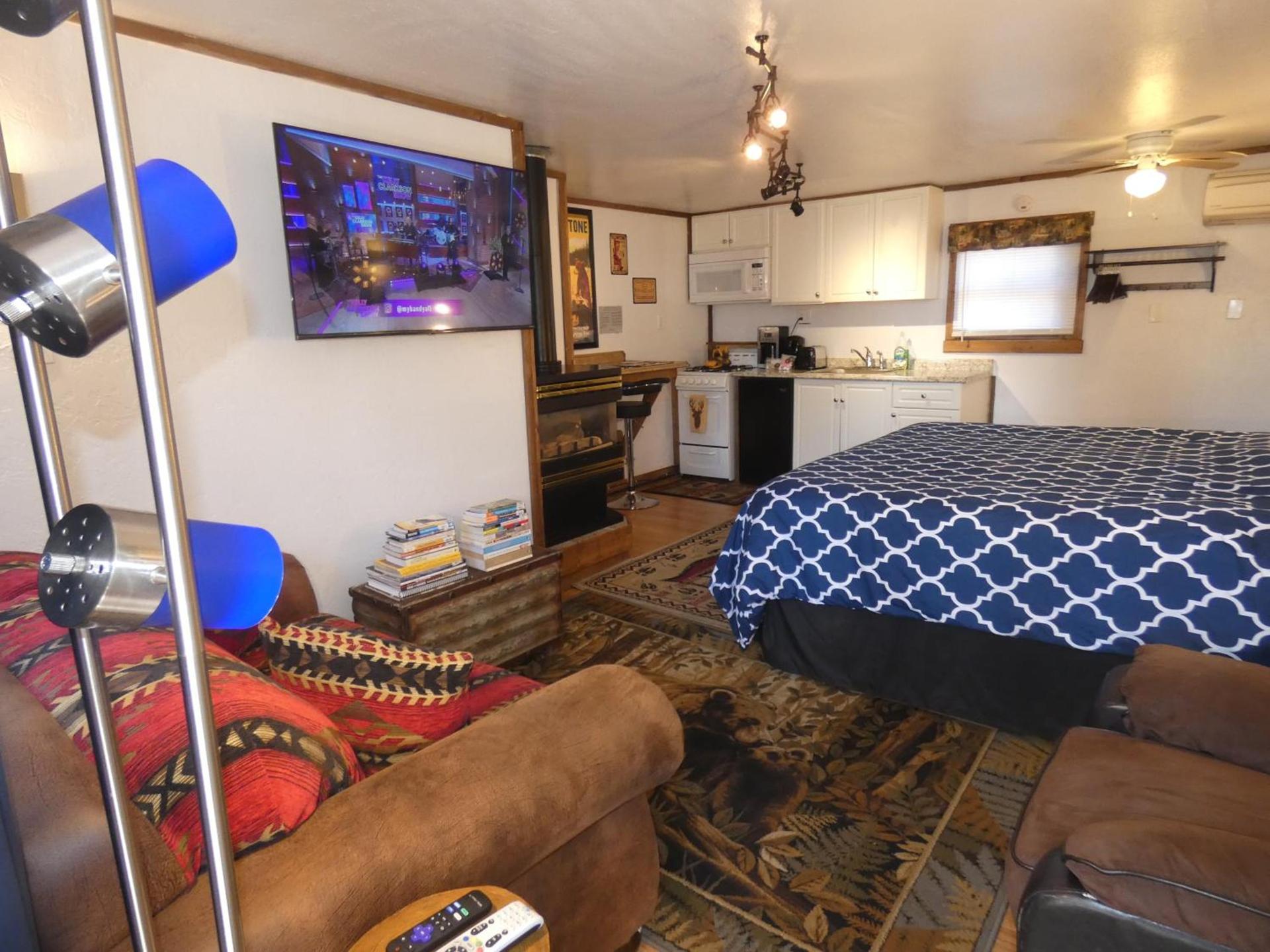 Yellowstone Motel - Adults Only - All rooms have kitchens photo 19