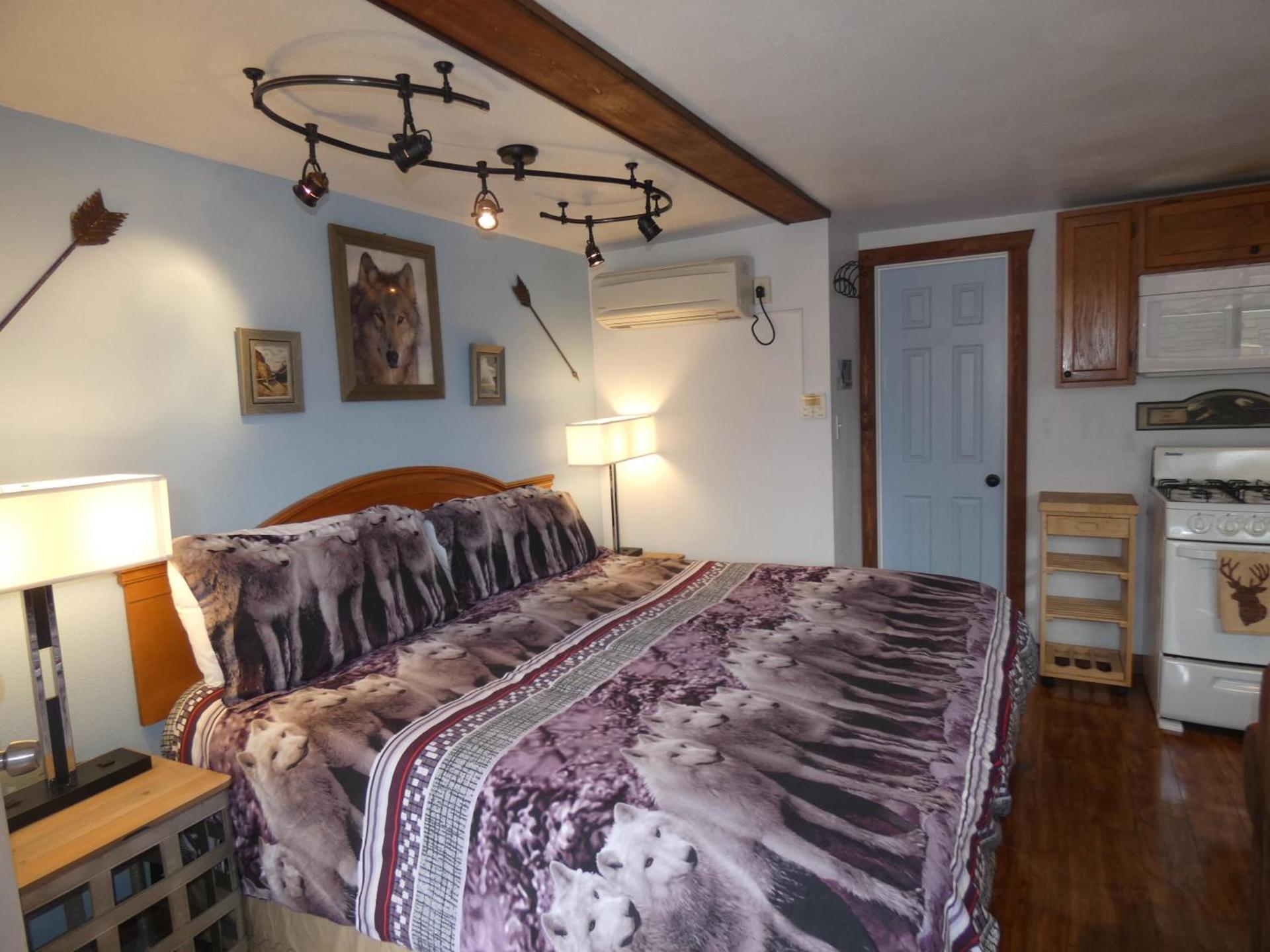 Yellowstone Motel - Adults Only - All rooms have kitchens photo 23