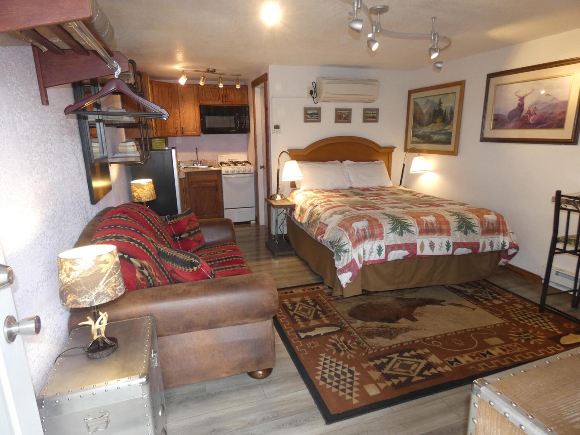 Yellowstone Motel - Adults Only - All rooms have kitchens photo 66