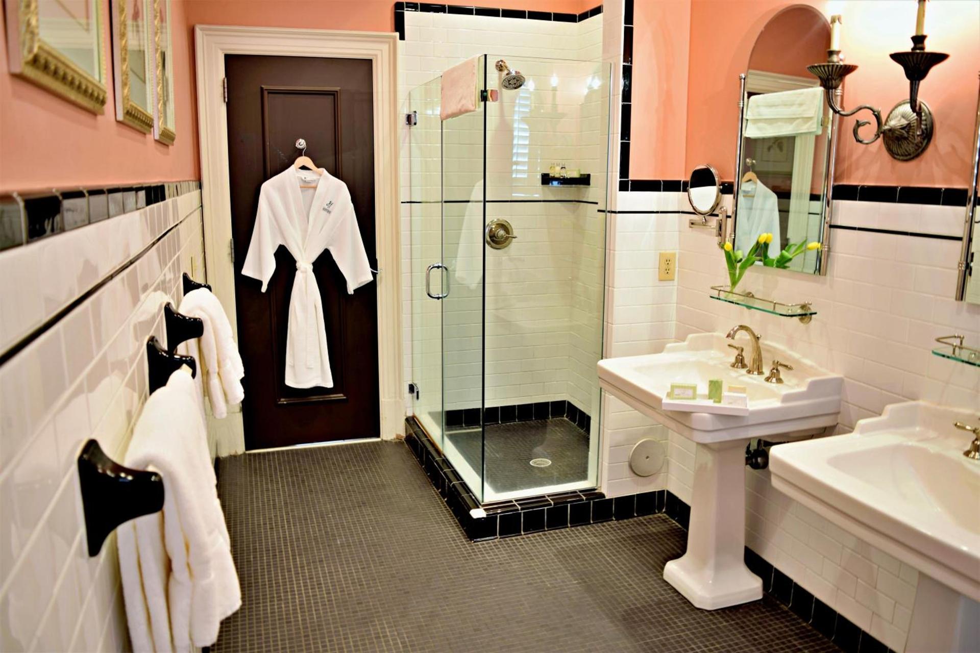 JH Adams Inn, Trademark Collection by Wyndham photo 100