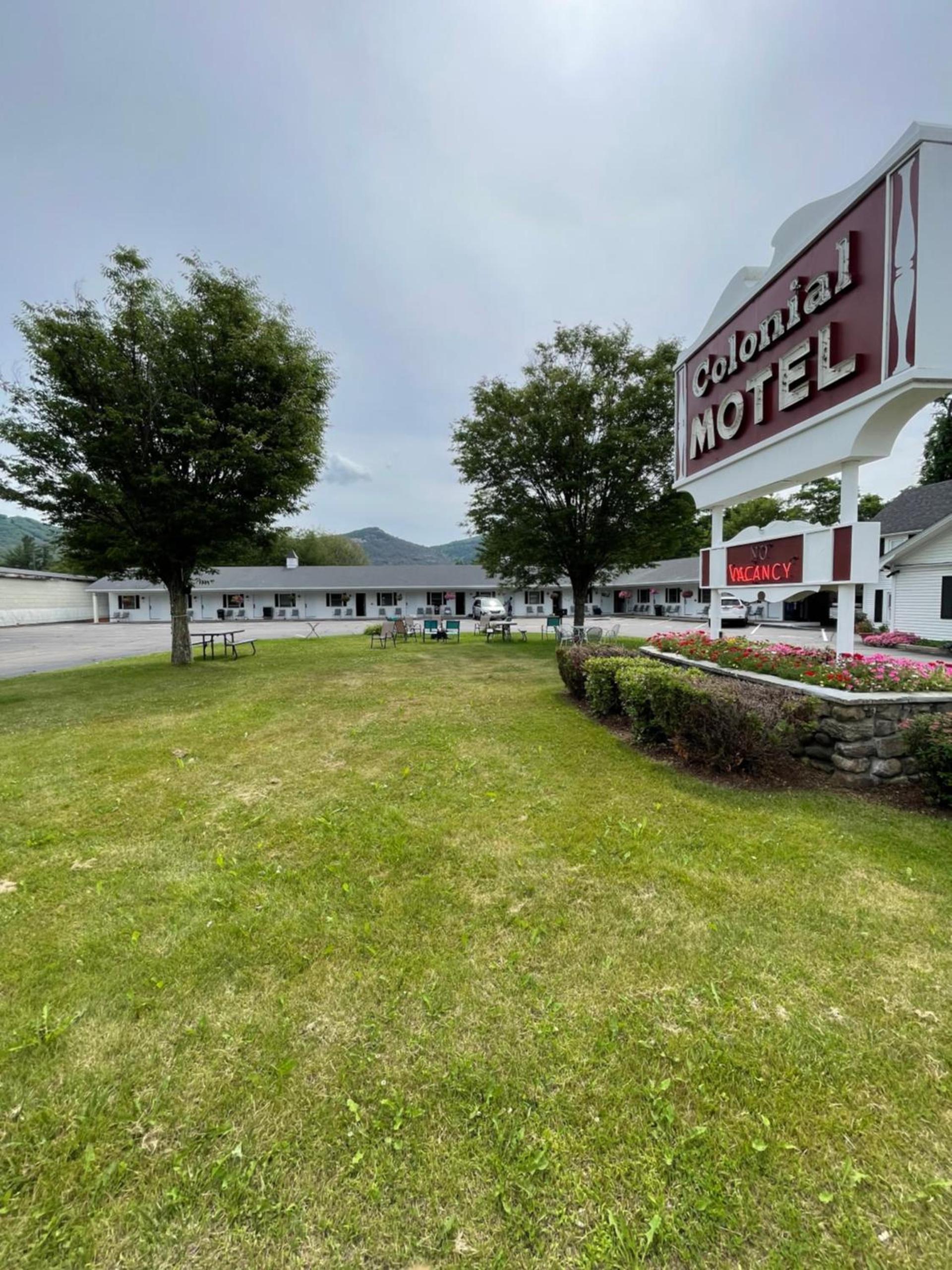 Colonial Motel photo 46