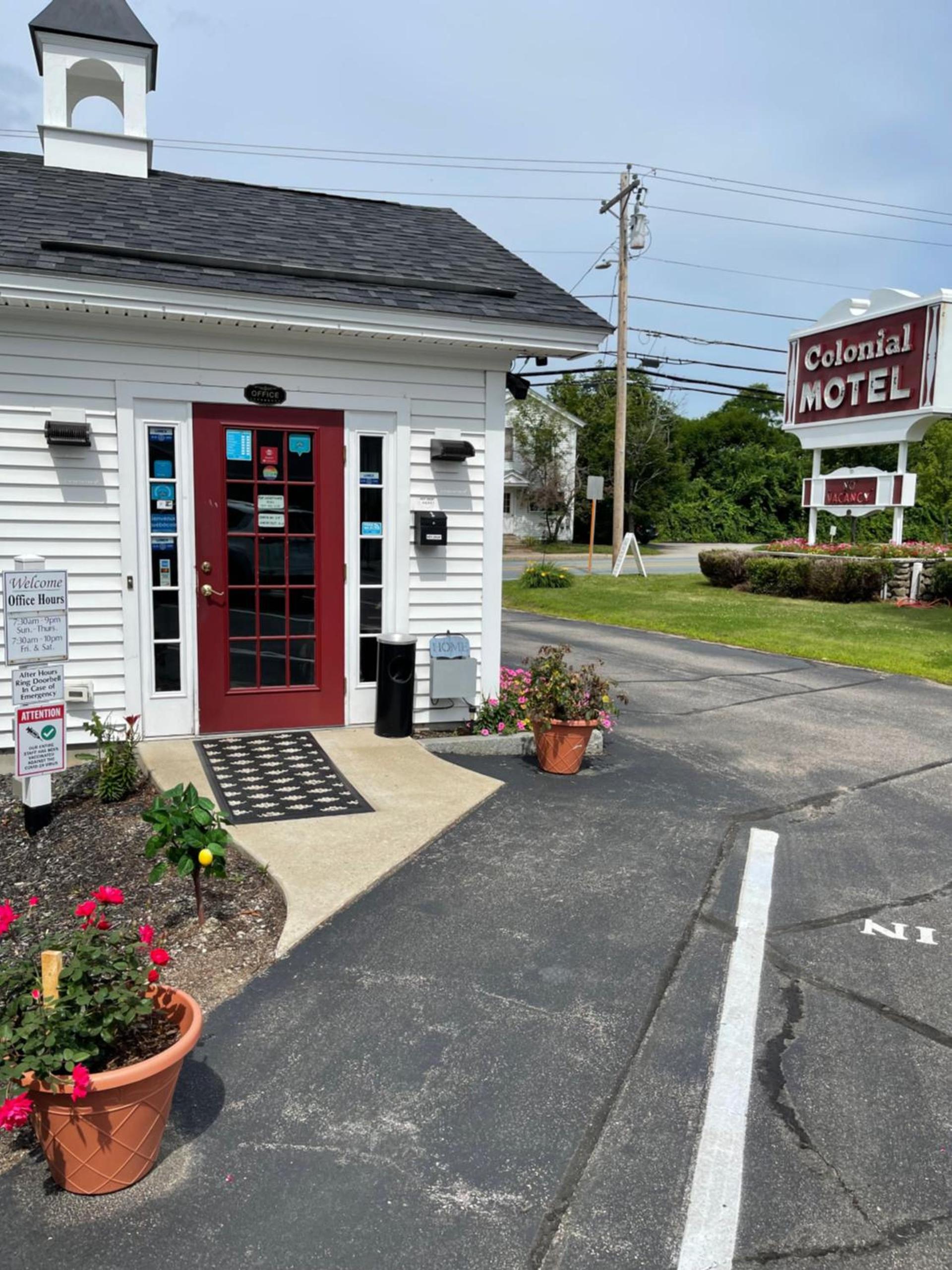 Colonial Motel photo 51