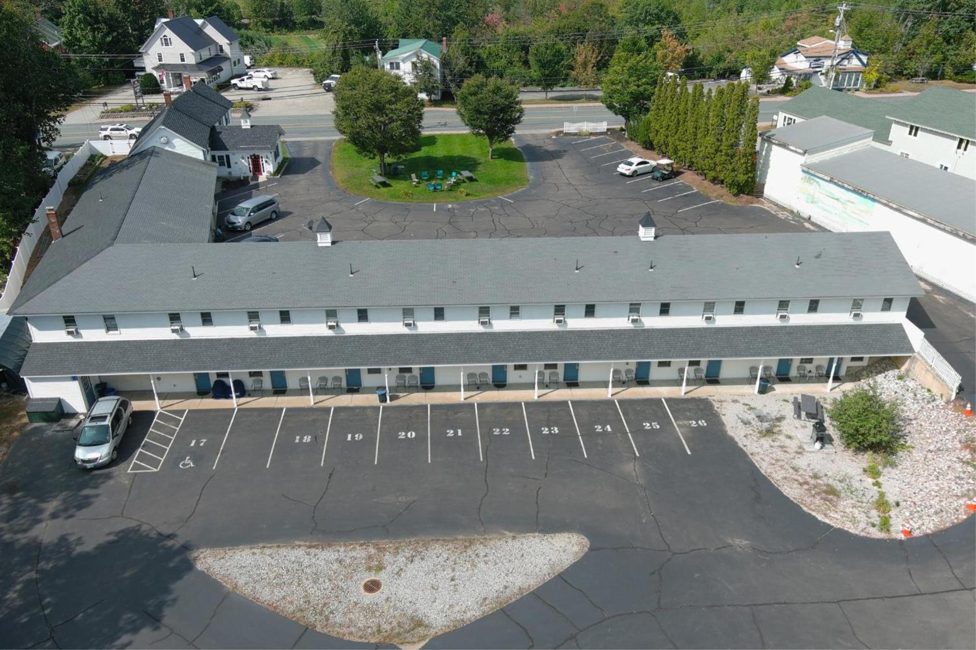 Colonial Motel photo 82