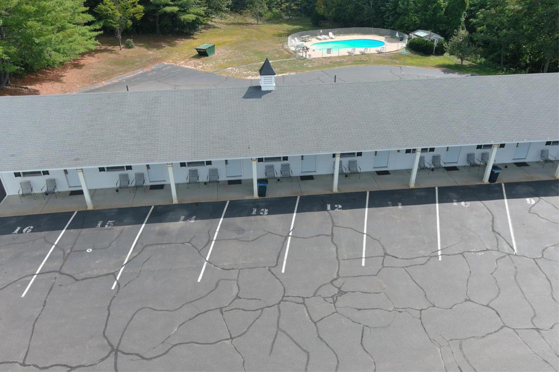 Colonial Motel photo 60