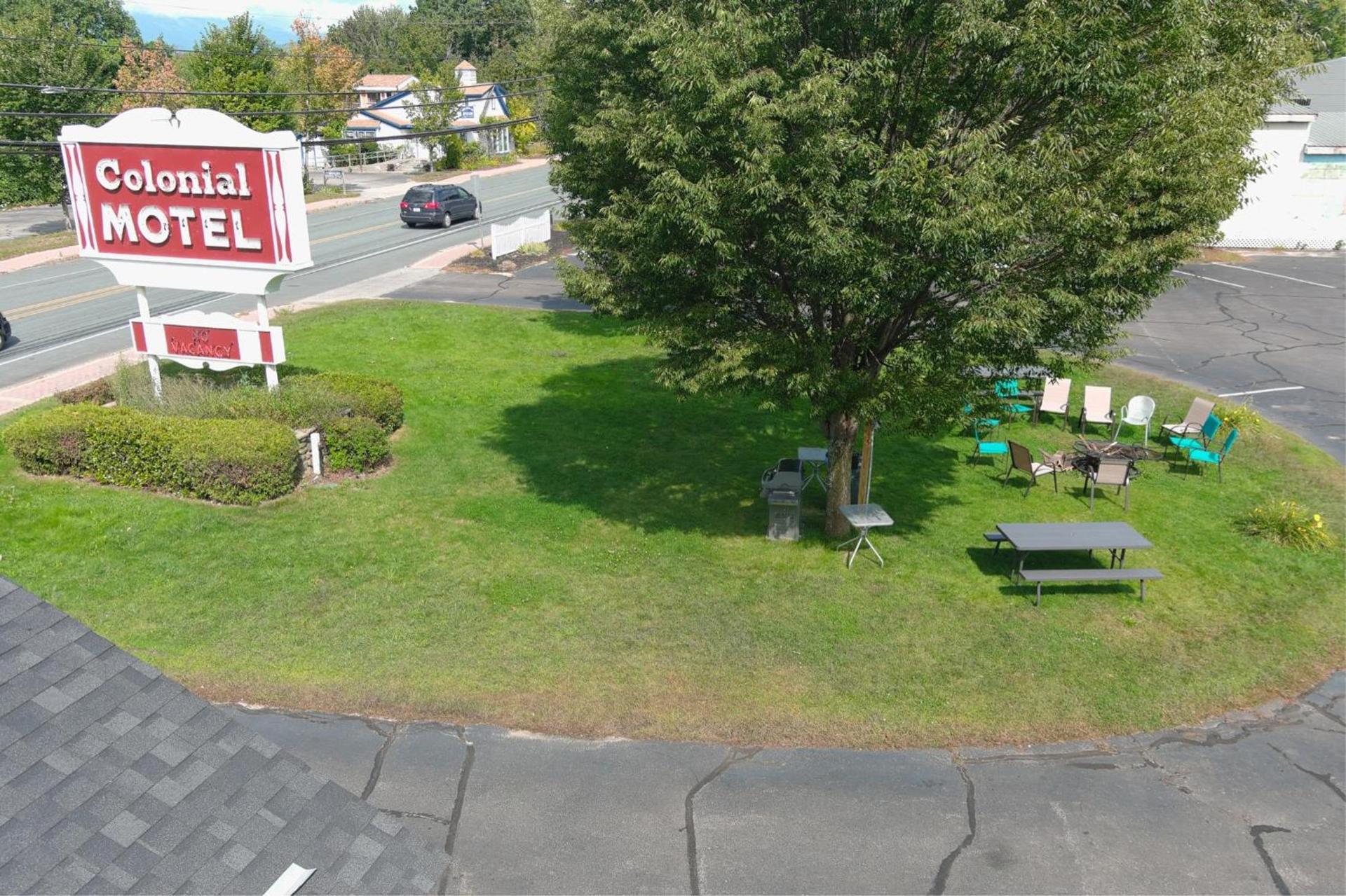 Colonial Motel photo 71