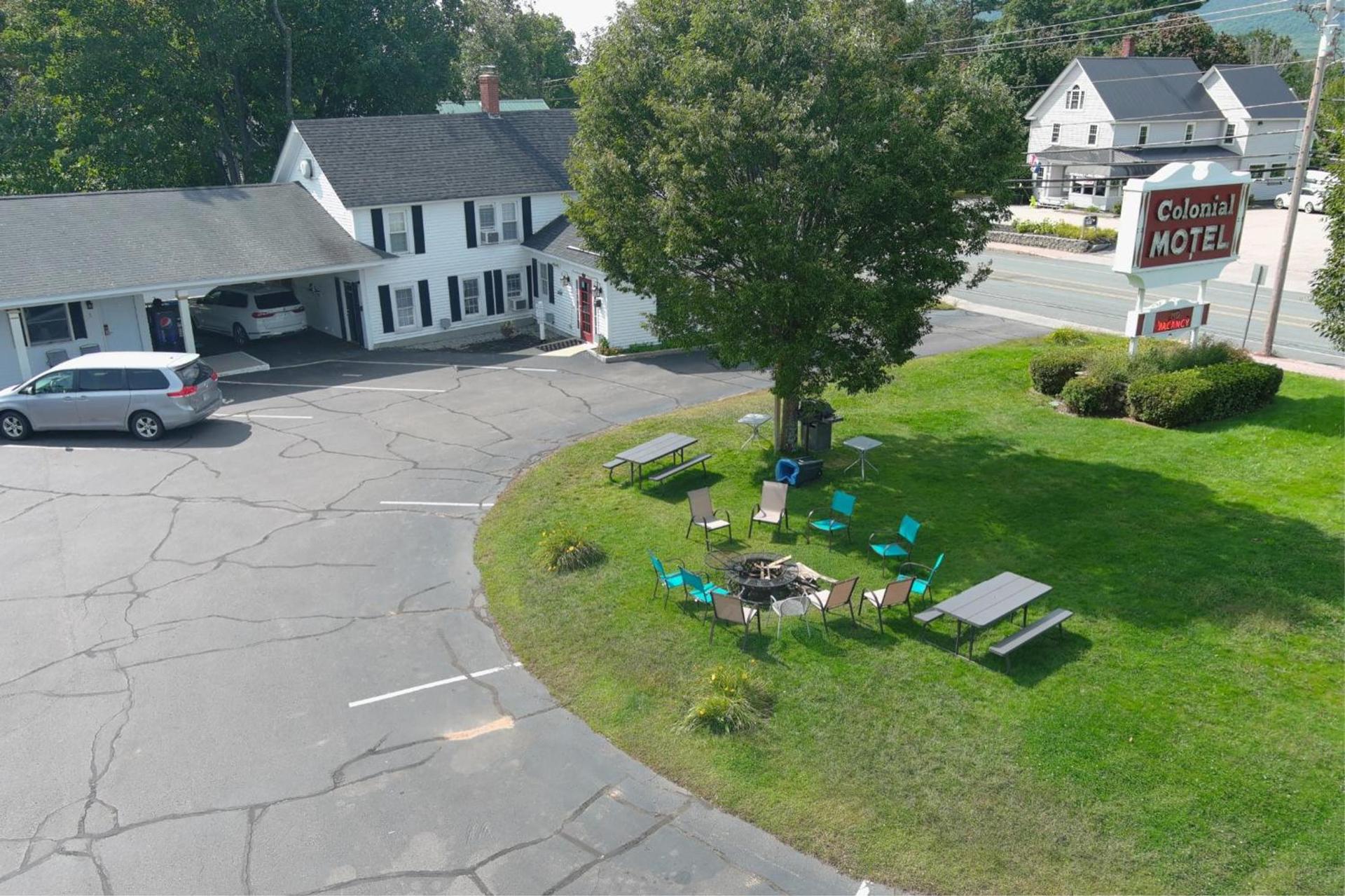 Colonial Motel photo 58