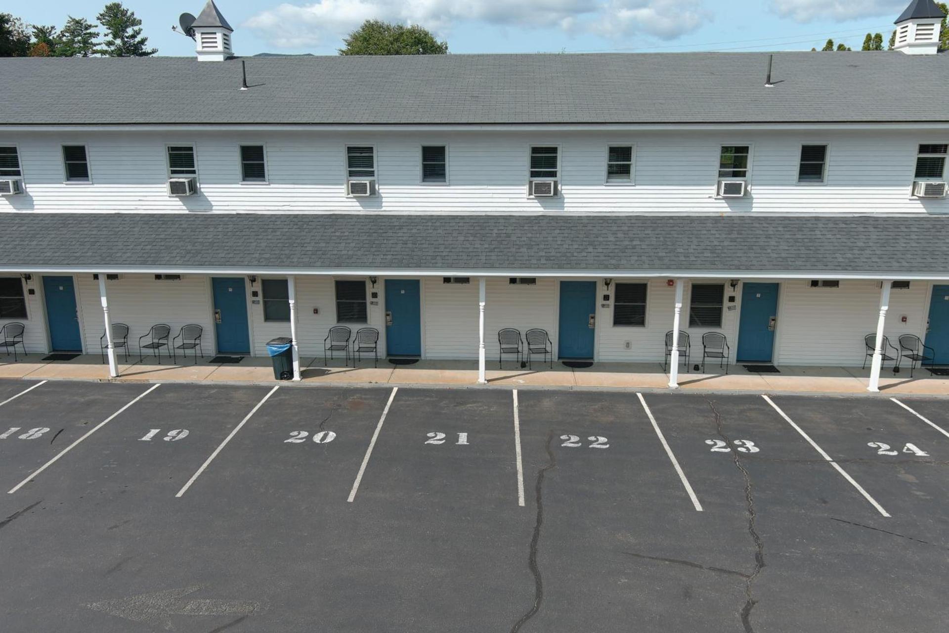 Colonial Motel photo 69