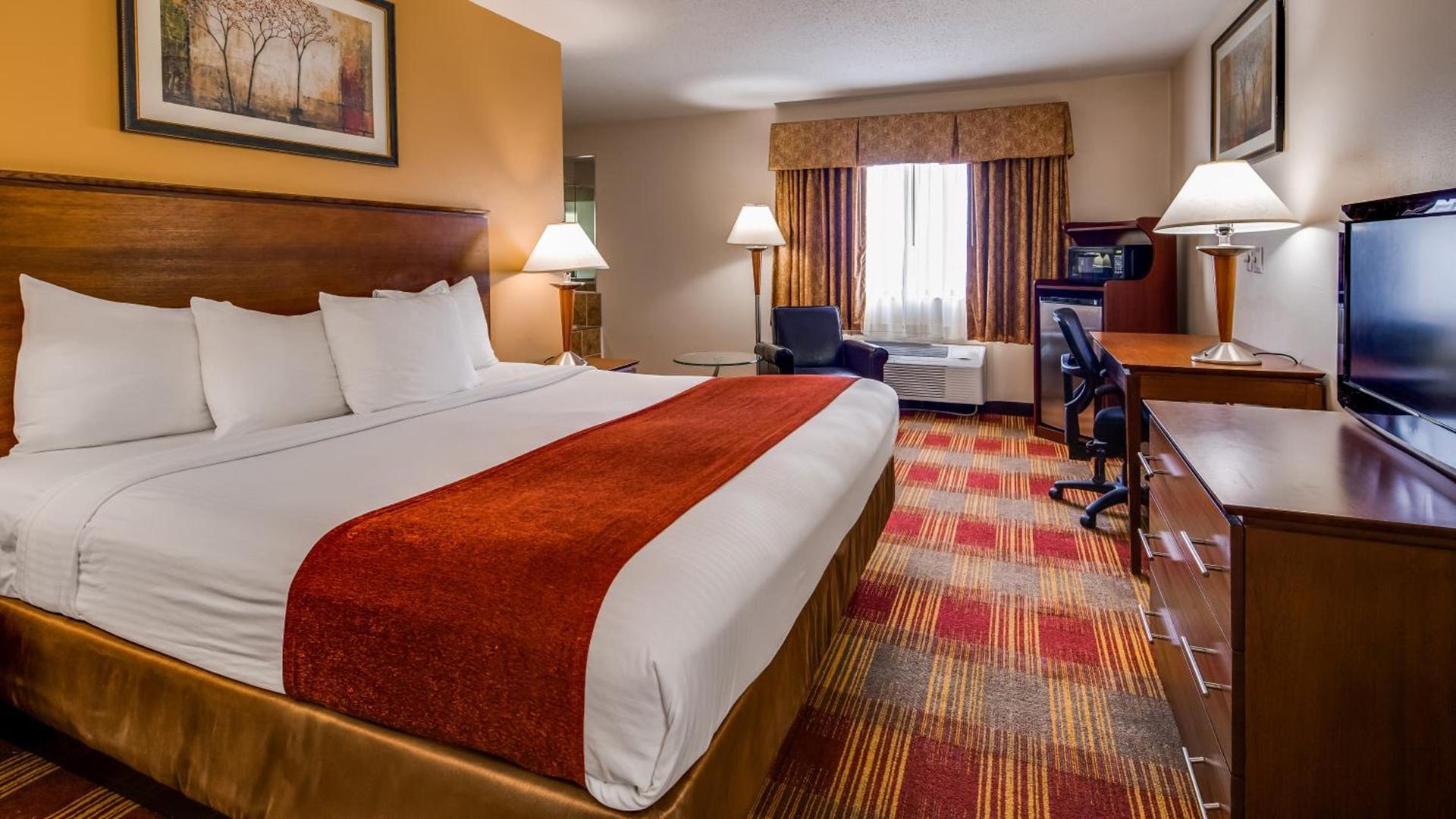Best Western Lakewood Inn photo 45