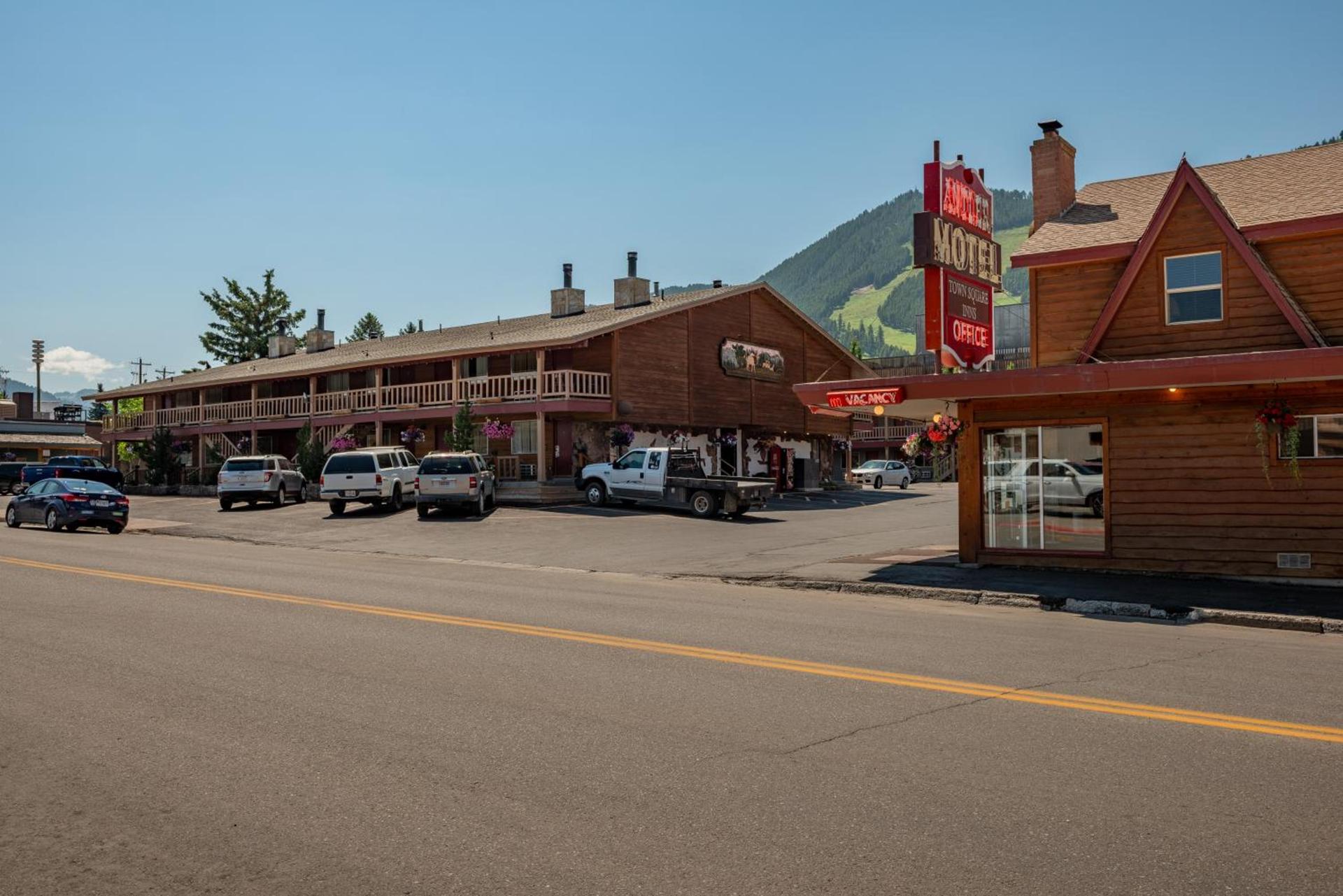 Antler Inn photo 14