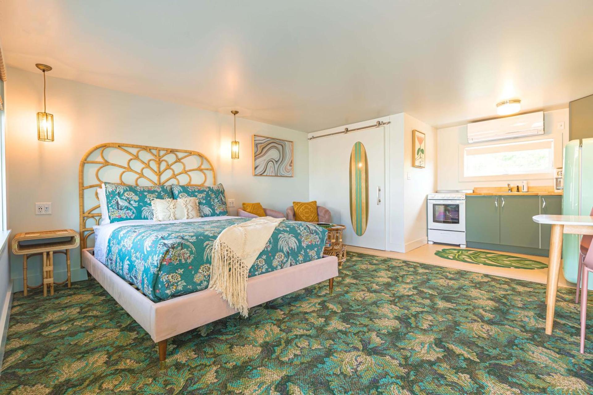 Rye Motor Inn - Oceanfront, Walk to Beach photo 9