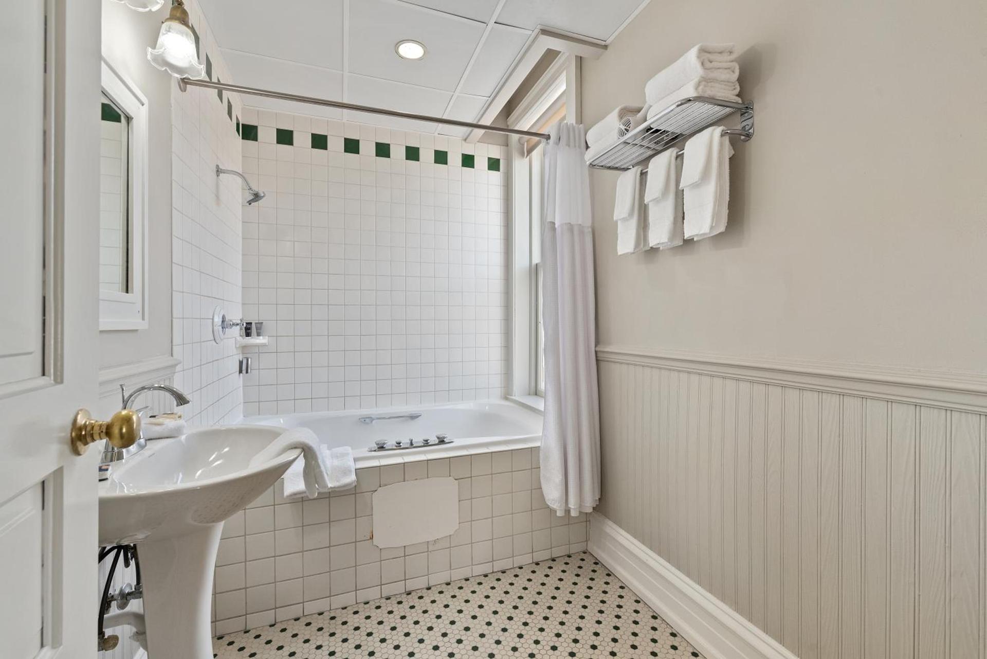 The Audubon Inn LLC photo 36