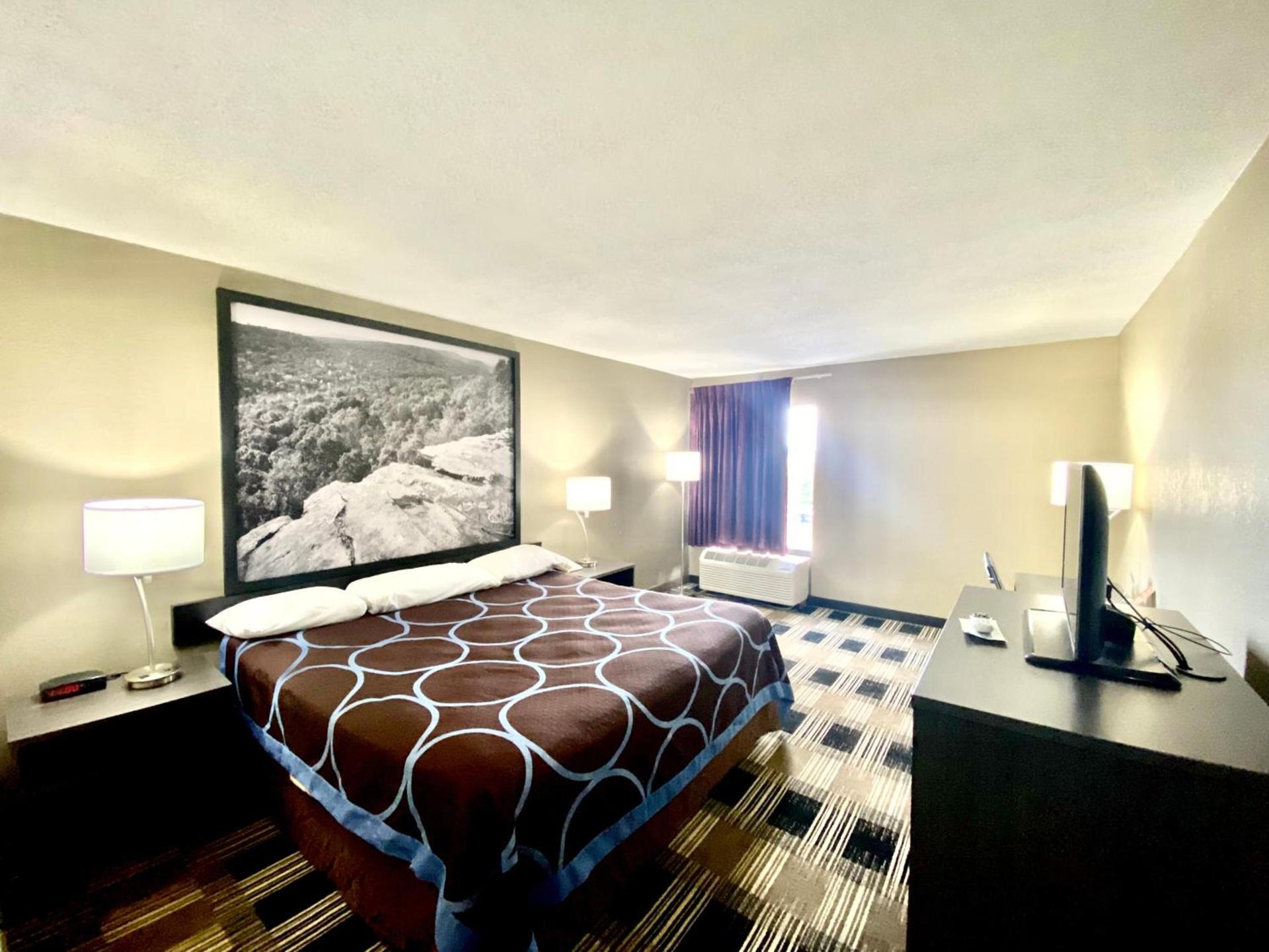 Super 8 by Wyndham Conway photo 6