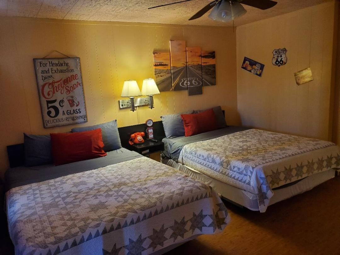 Brad's Desert Inn photo 11