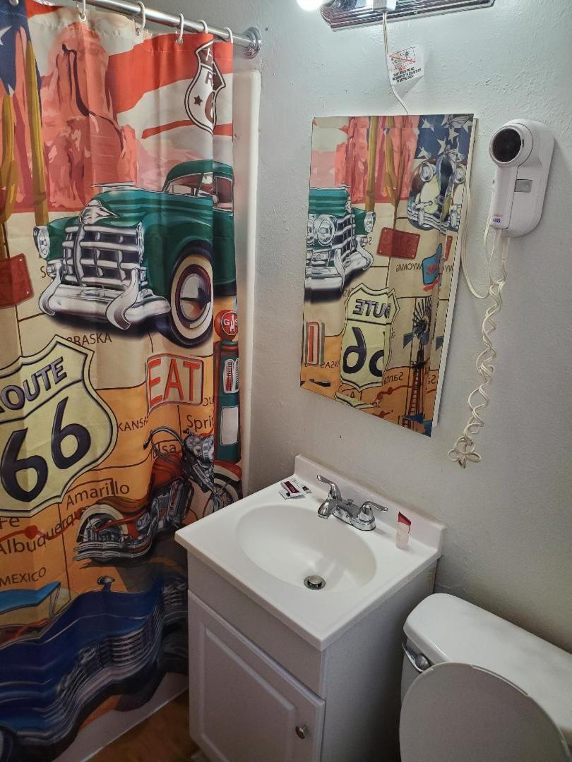Brad's Desert Inn photo 13