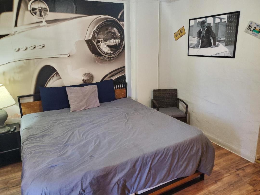 Brad's Desert Inn photo 10