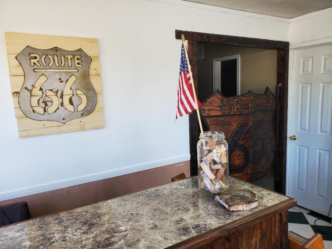 Brad's Desert Inn photo 8