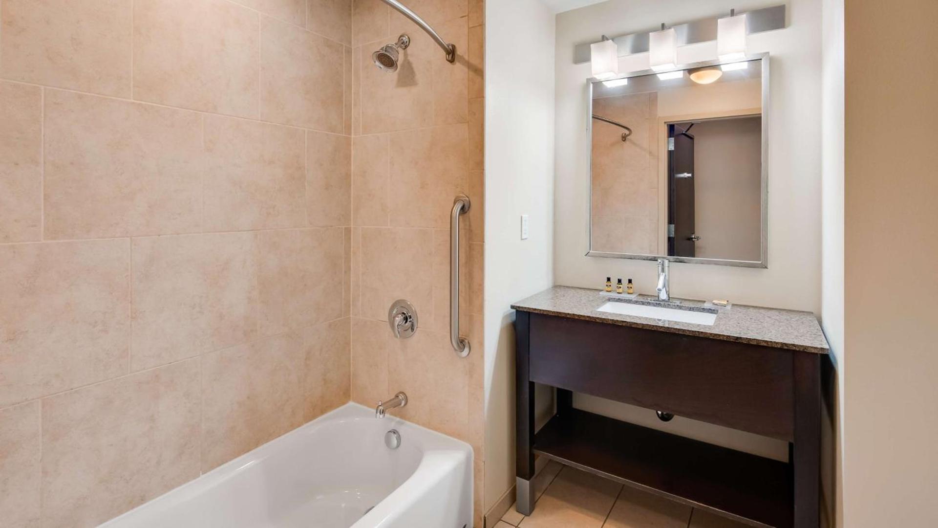 Best Western Plus Atrium Inn & Suites photo 22
