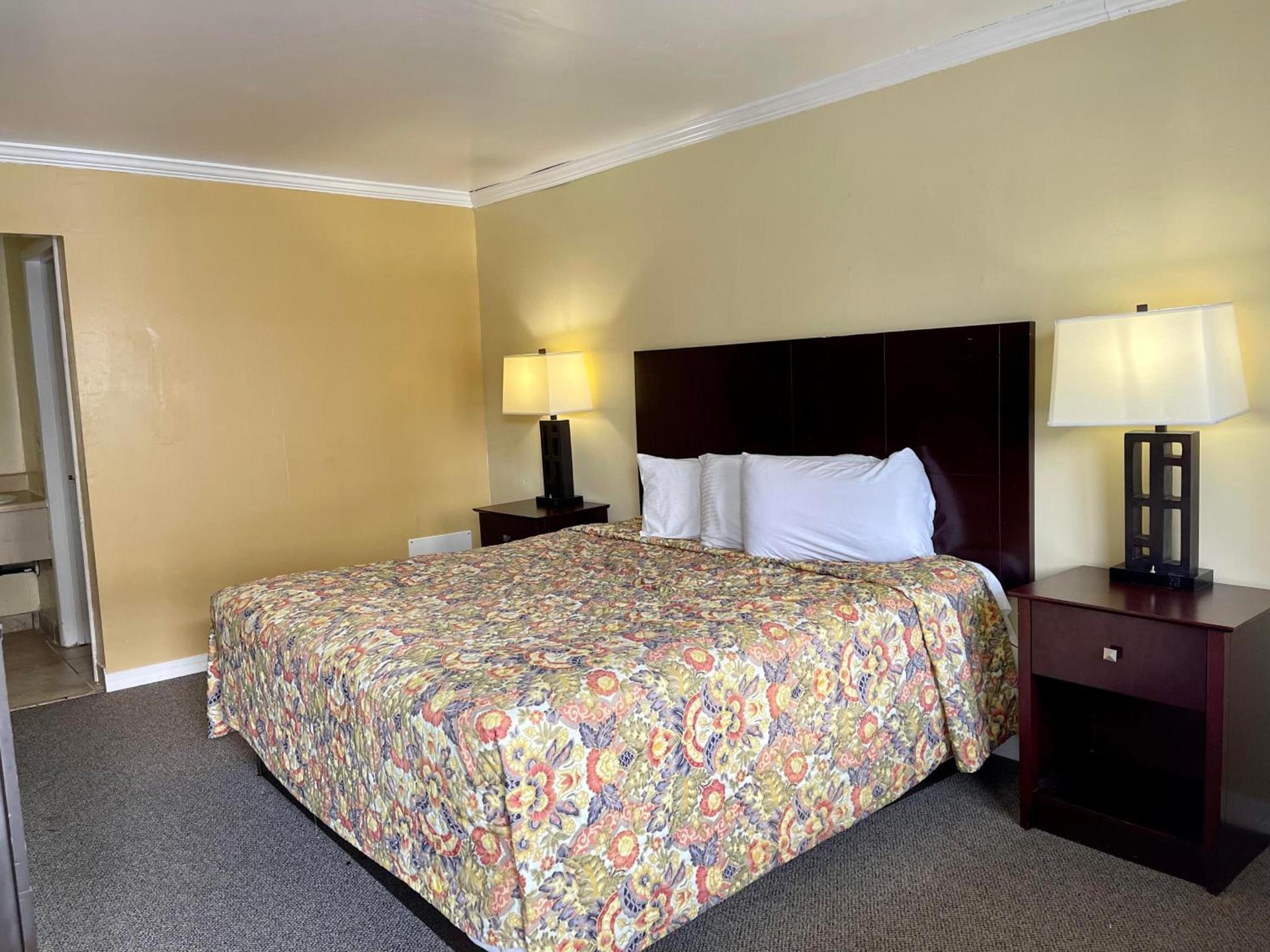 Economy Motel photo 5