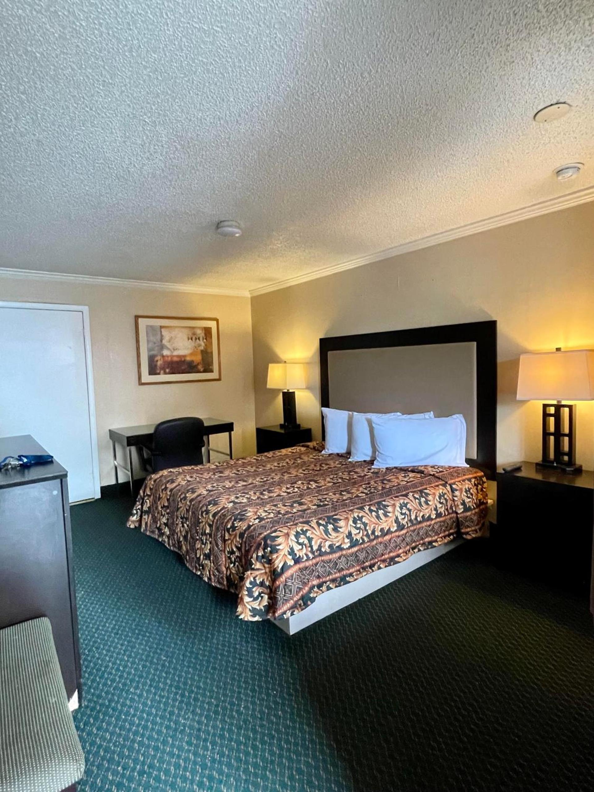 Economy Motel photo 4