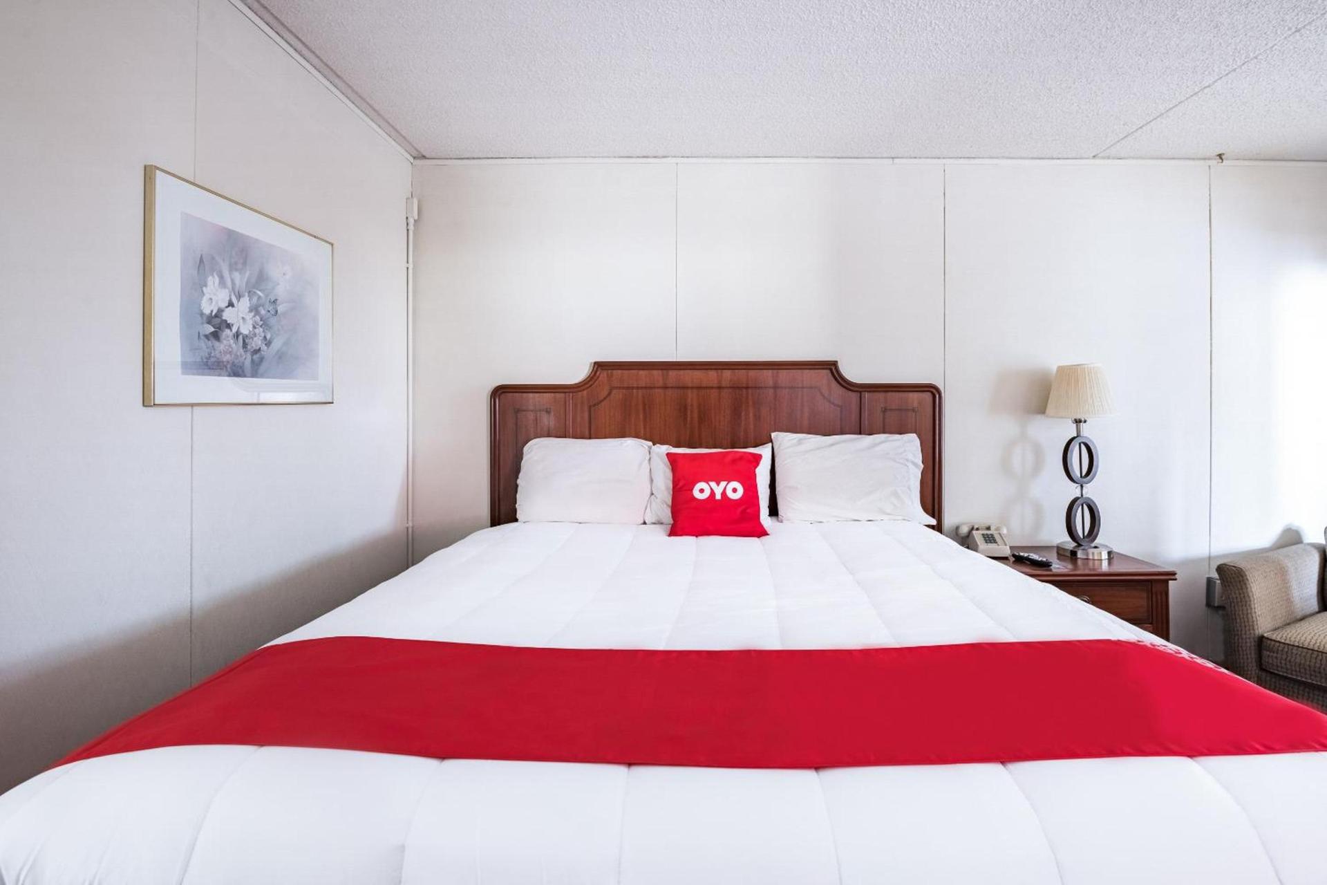 OYO Hotel Windmill Branson photo 9