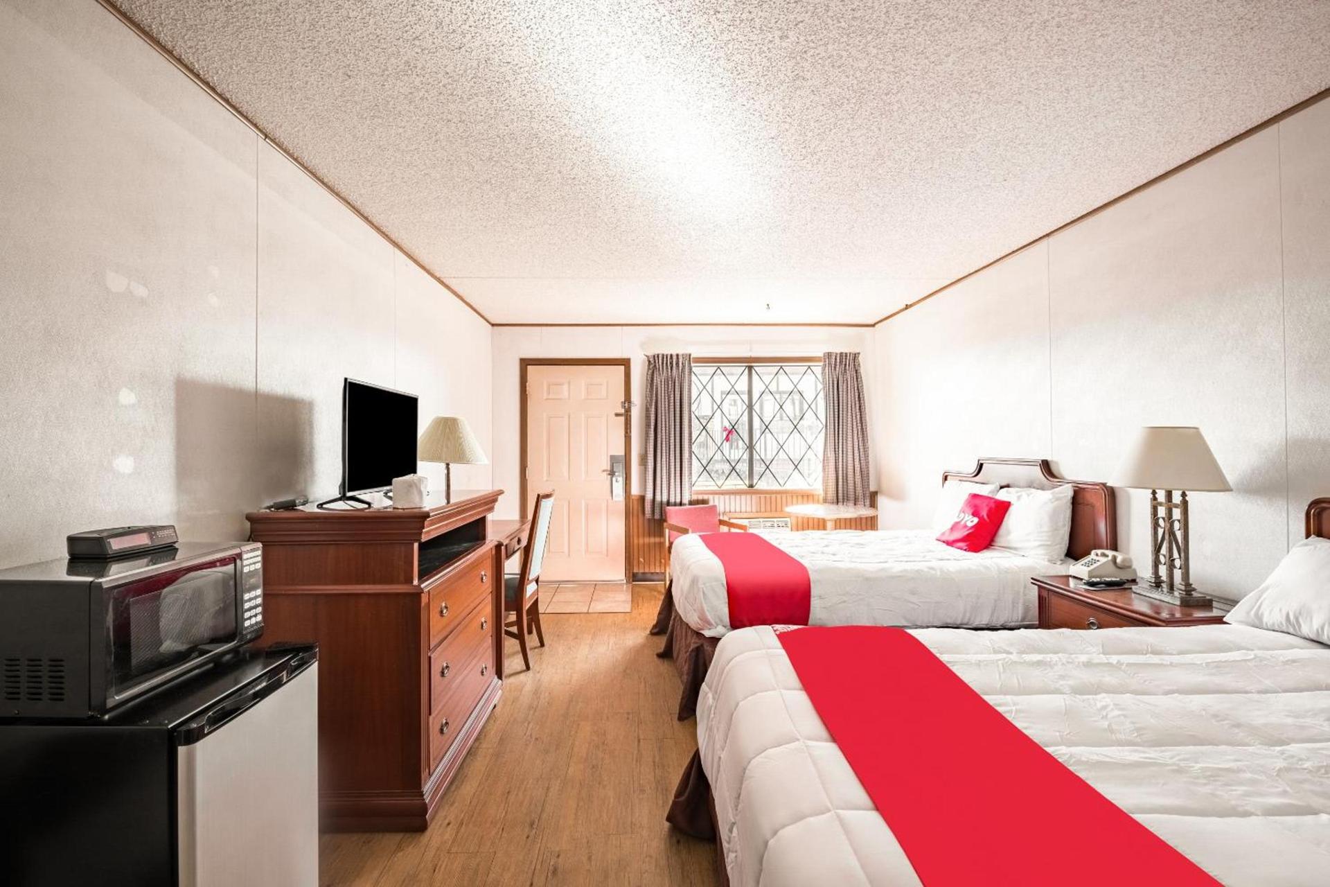 OYO Hotel Windmill Branson photo 6