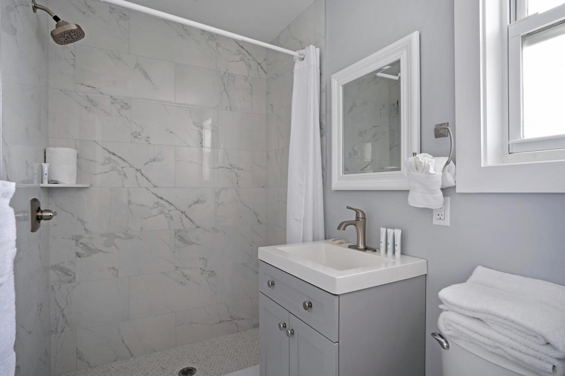 A Wave Inn - Montauk photo 16