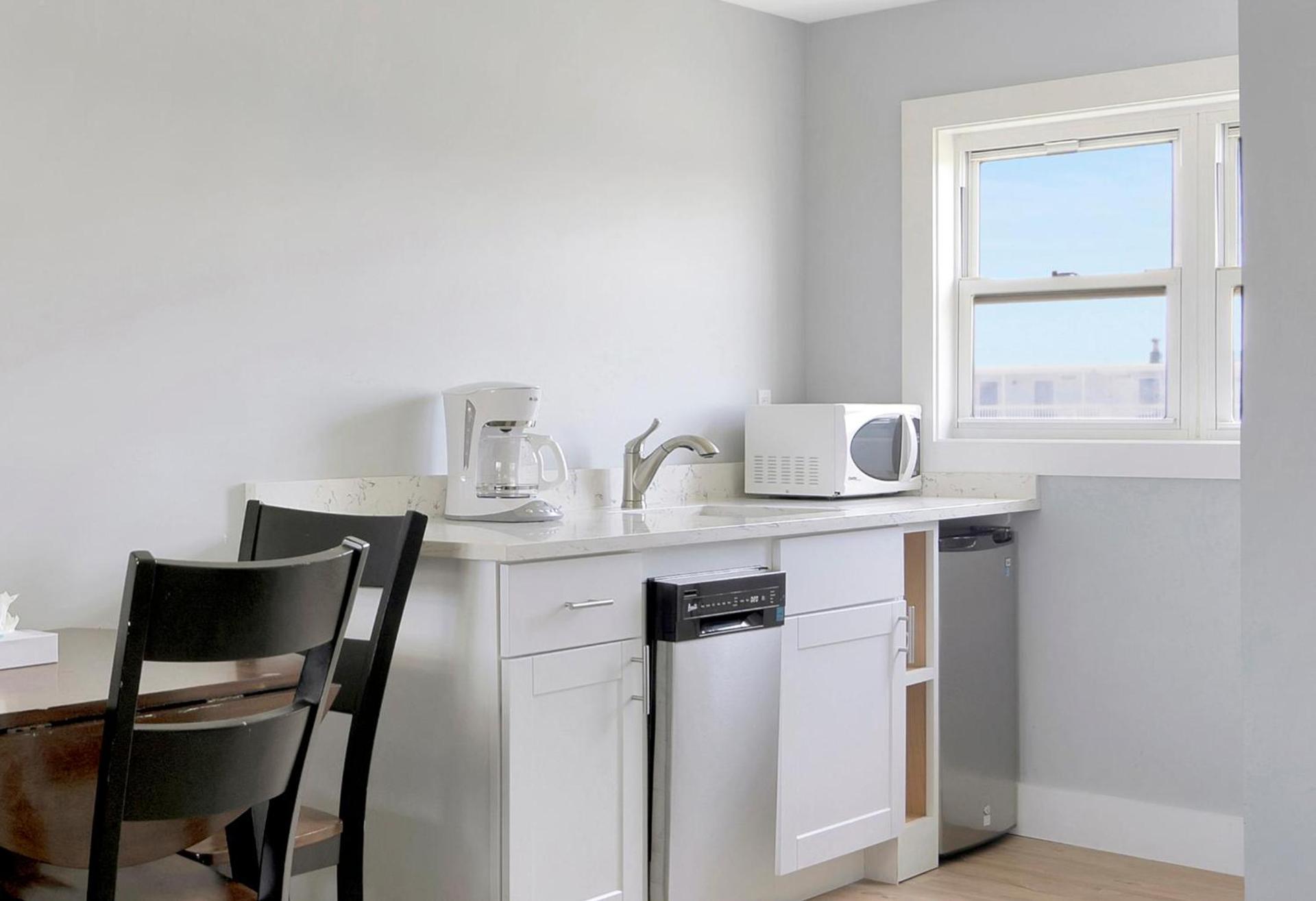 A Wave Inn - Montauk photo 13