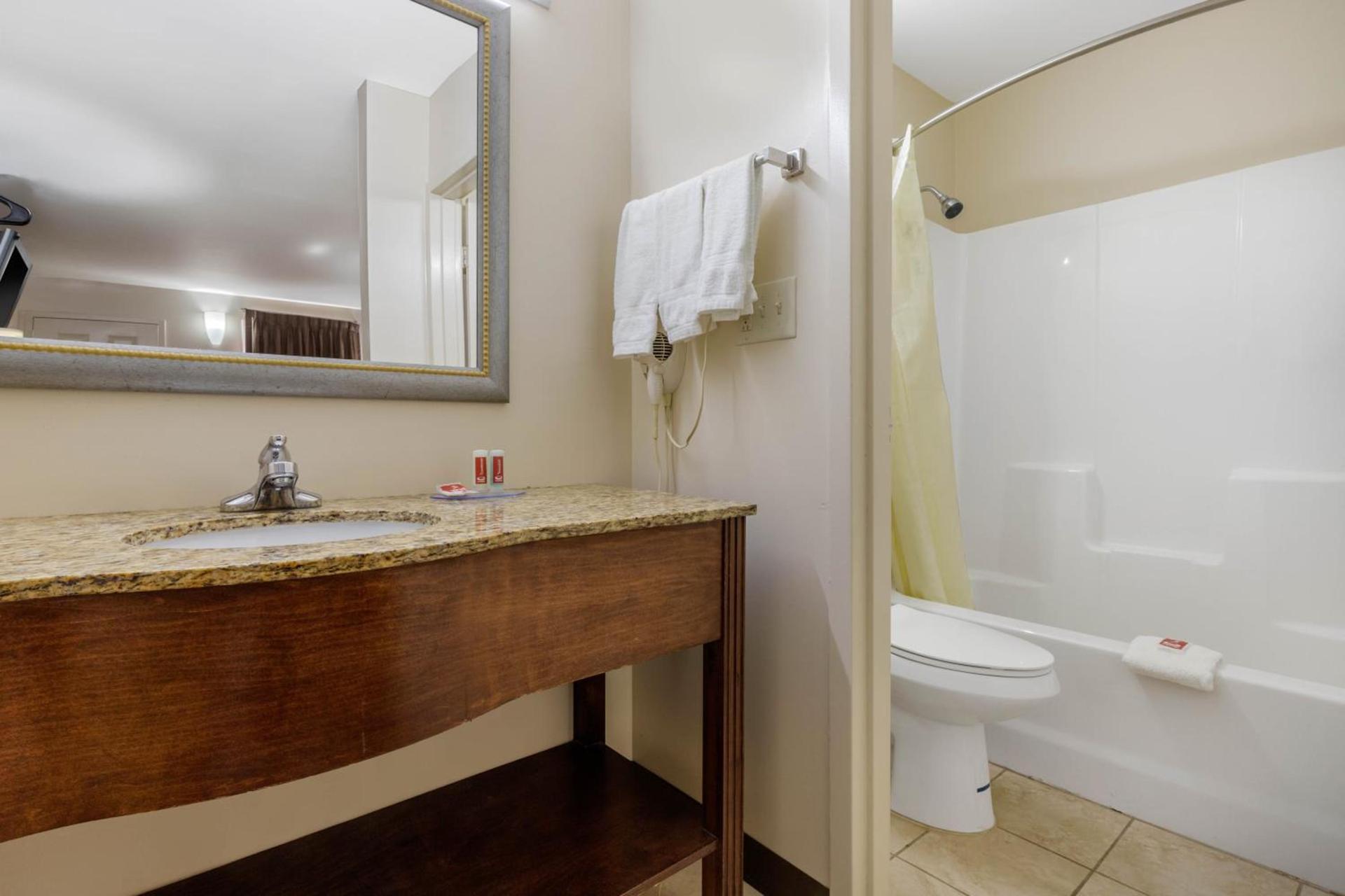Econo Lodge Gaffney photo 42