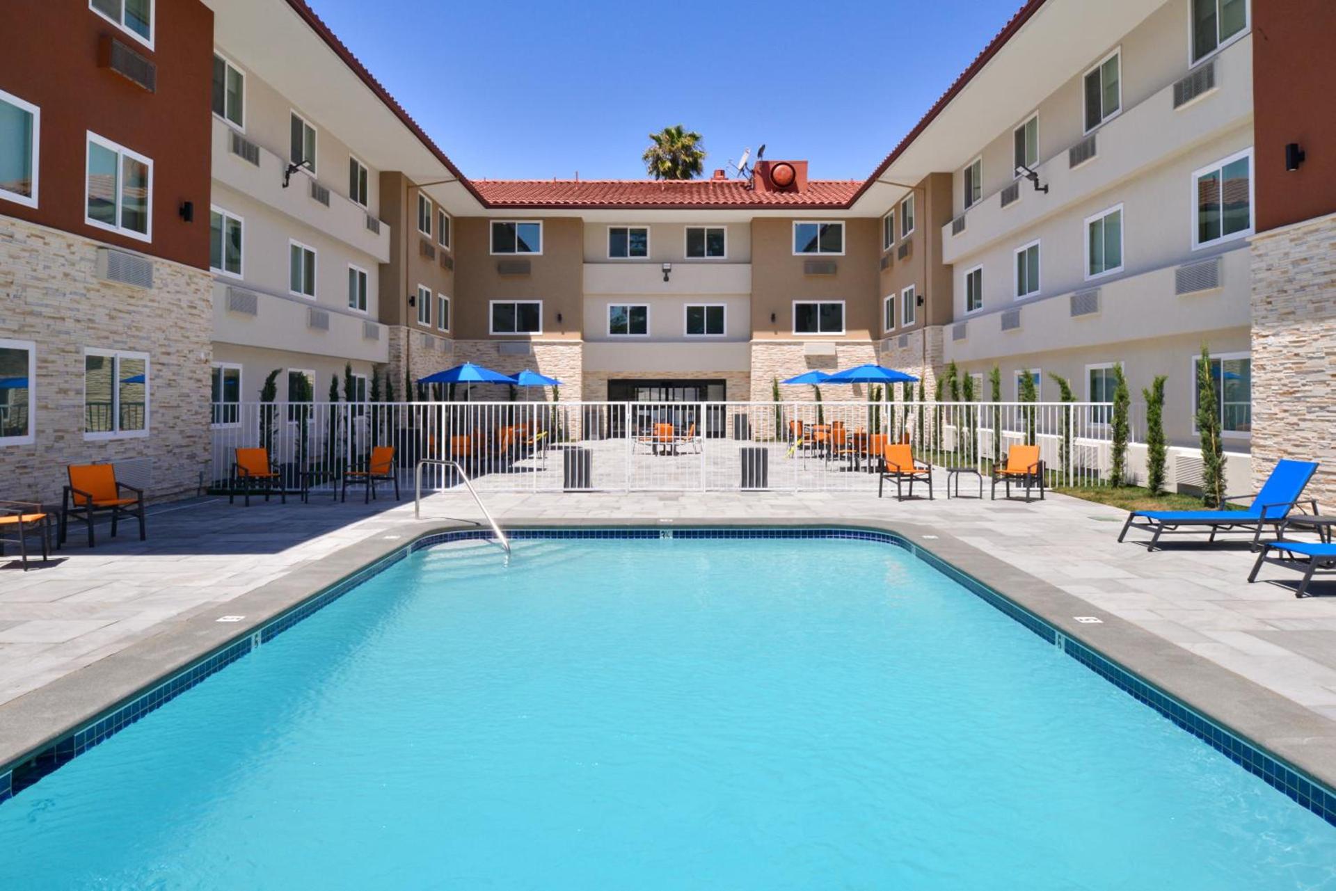 Holiday Inn Express - Santa Rosa North by IHG photo 2