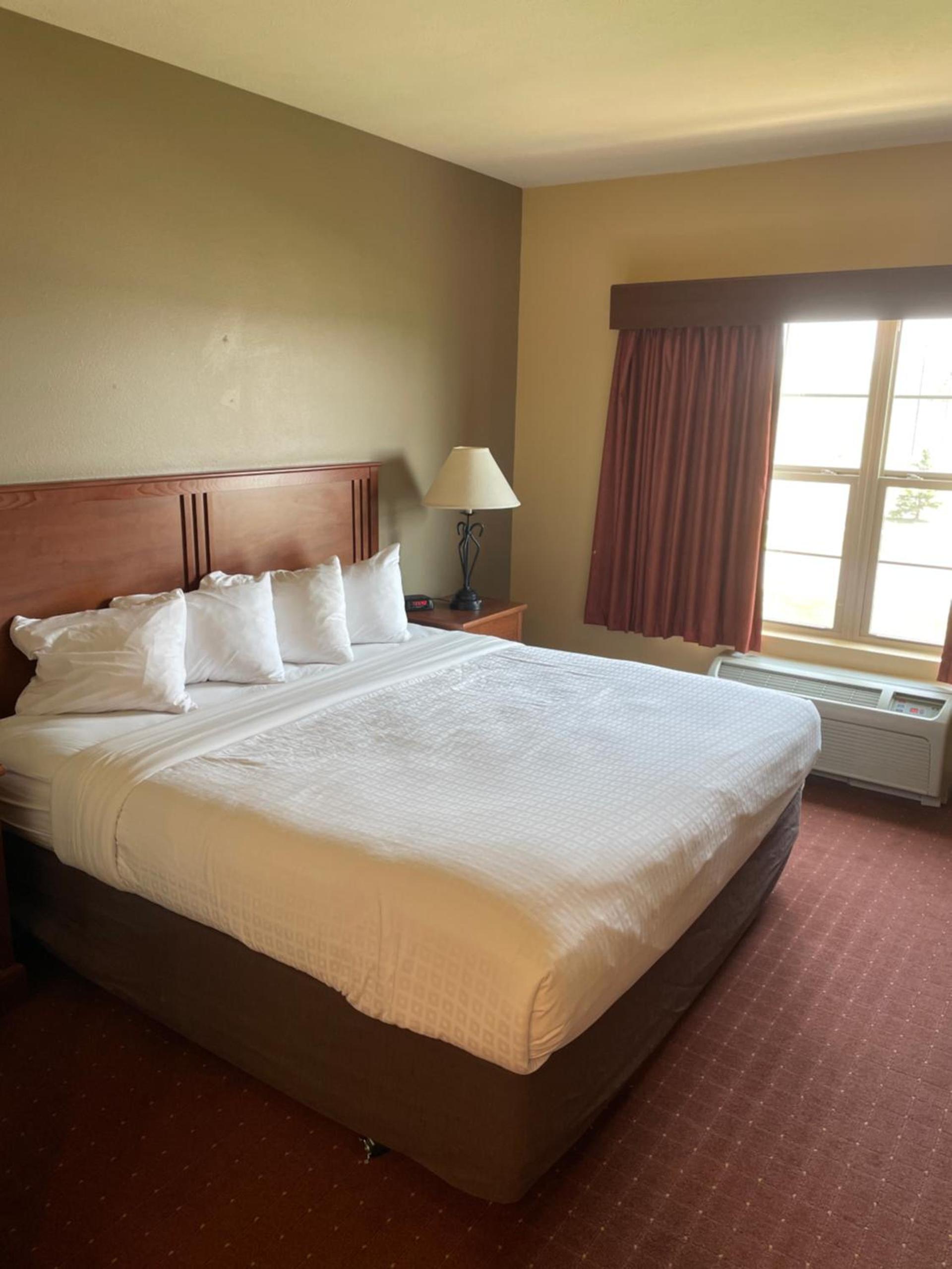 AmericInn by Wyndham Fargo Medical Center photo 8