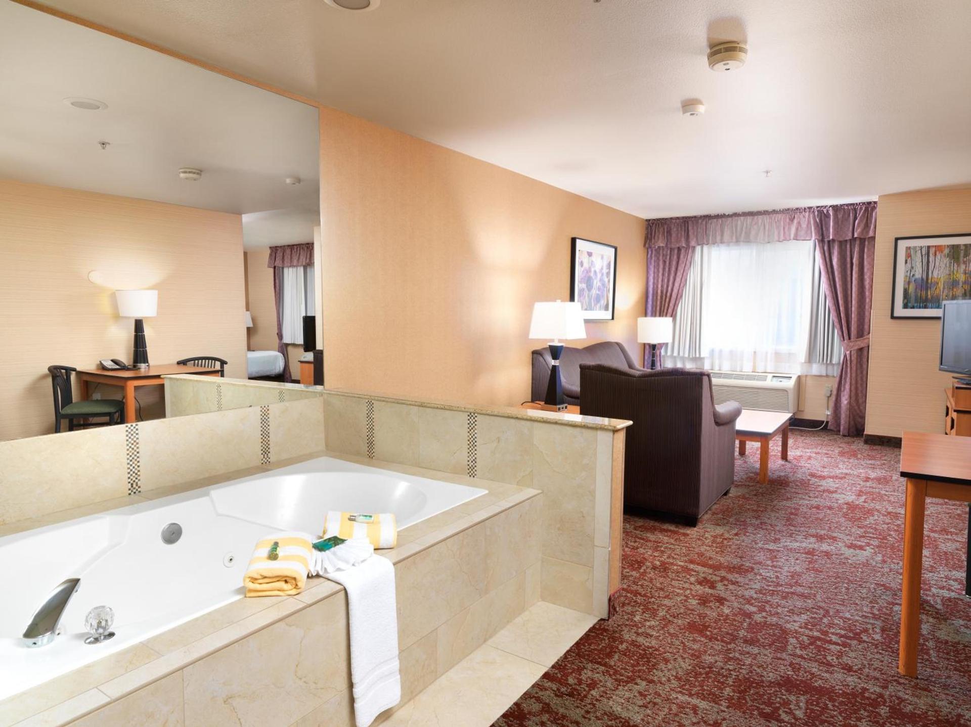 Crystal Inn Hotel & Suites - Midvalley photo 10