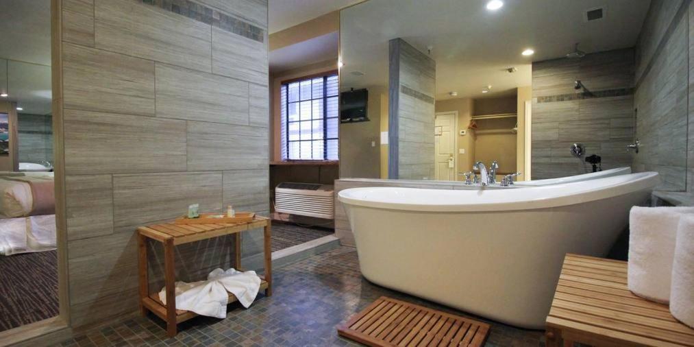 Postmarc Hotel and Spa Suites photo 64