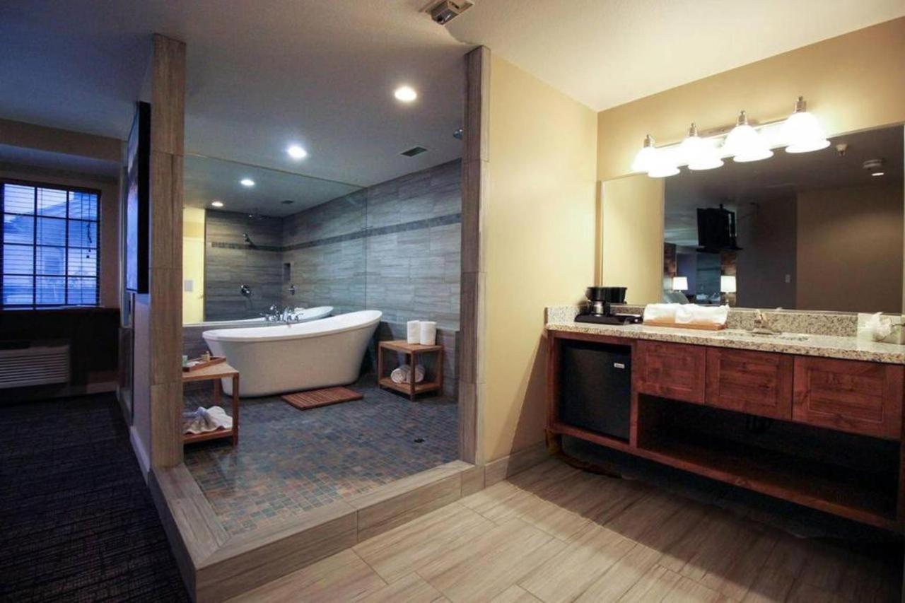 Postmarc Hotel and Spa Suites photo 60