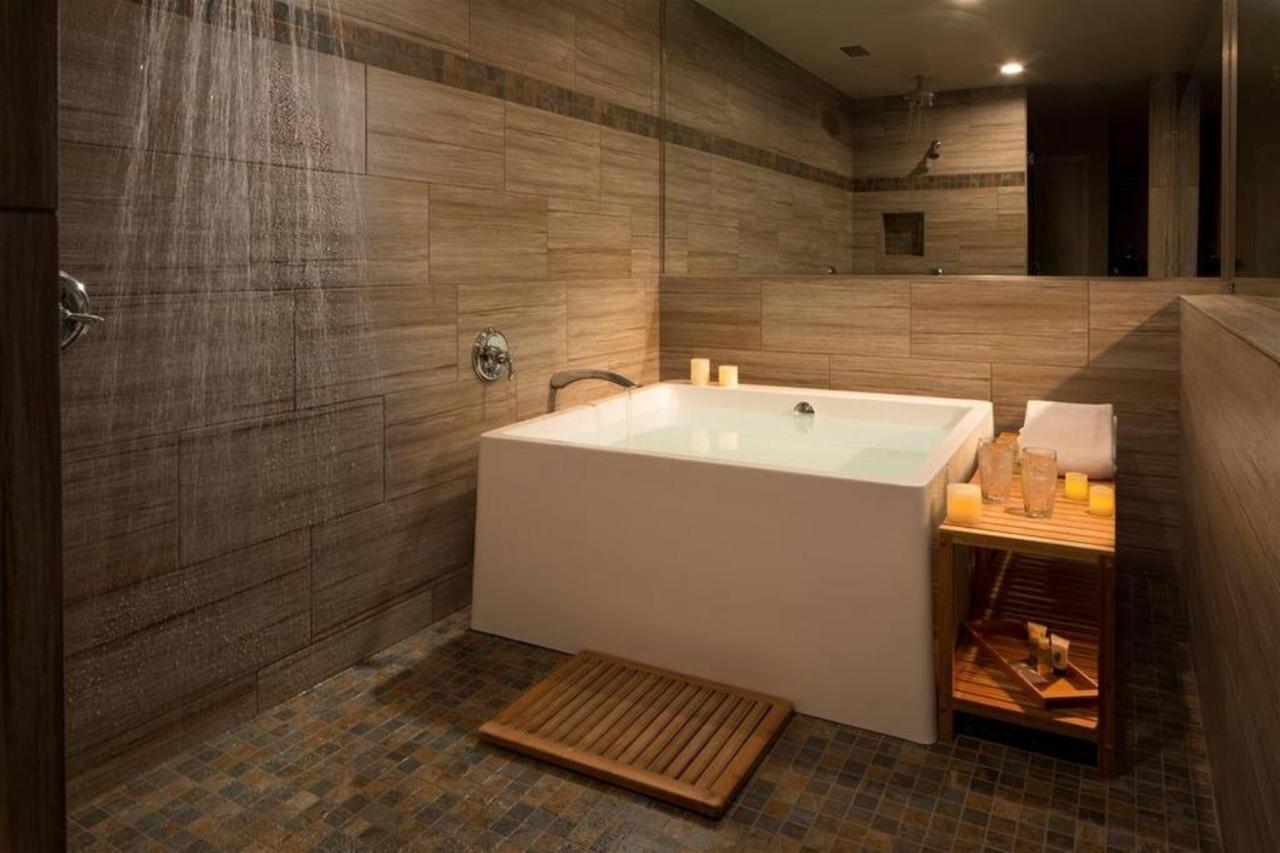 Postmarc Hotel and Spa Suites photo 61