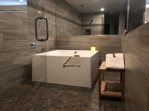 Postmarc Hotel and Spa Suites photo 57