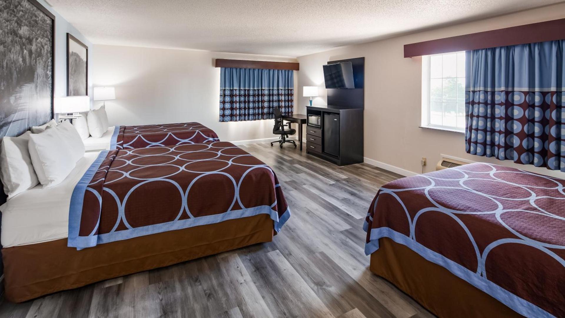 Super 8 by Wyndham Neillsville WI photo 13