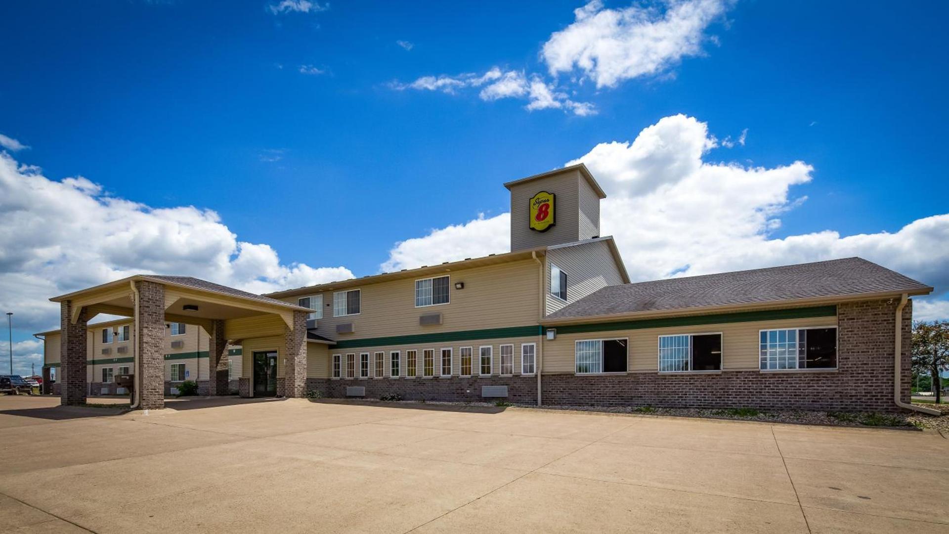 Super 8 by Wyndham Neillsville WI photo 19