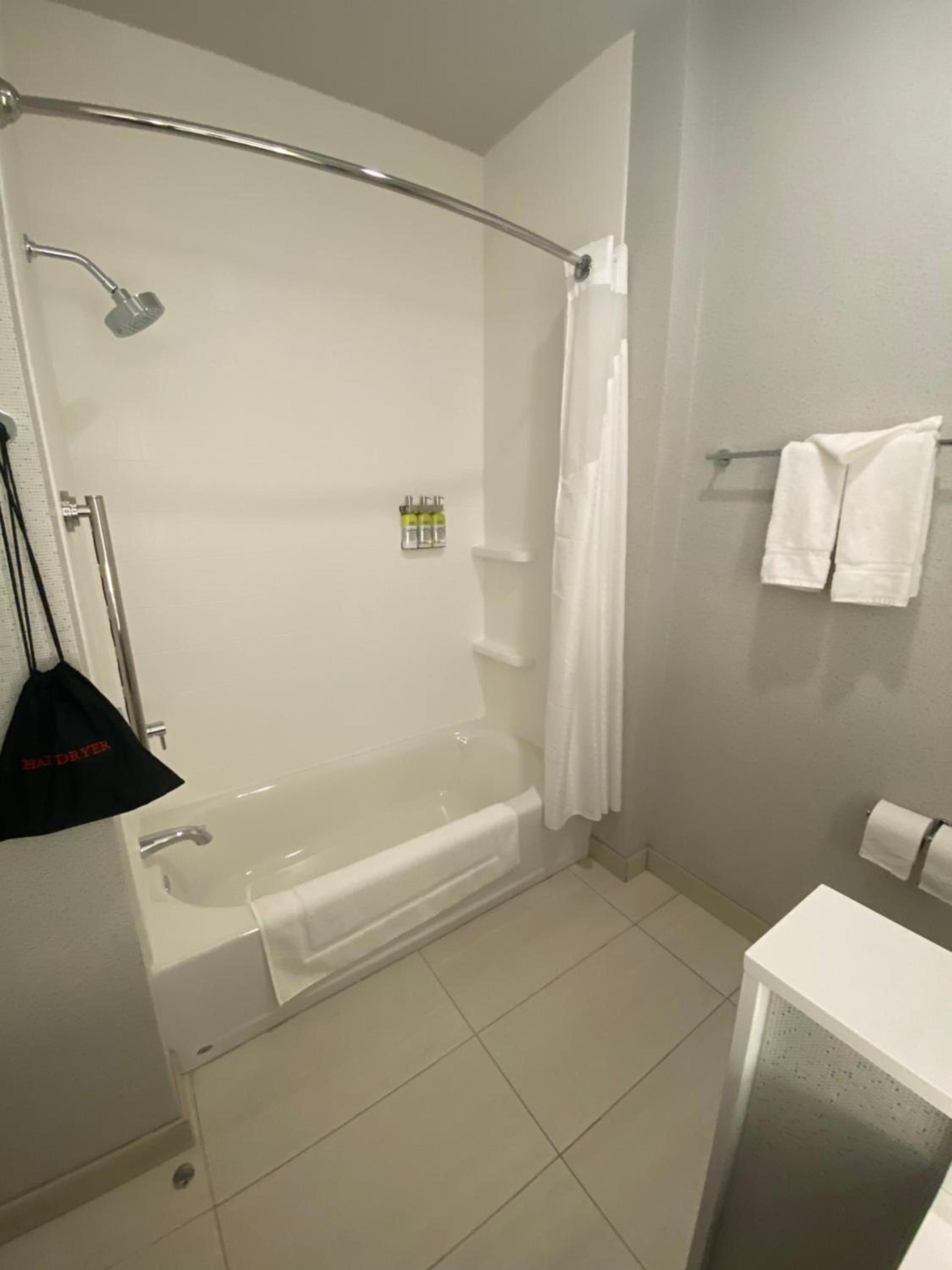Holiday Inn Express & Suites Madison by IHG photo 51