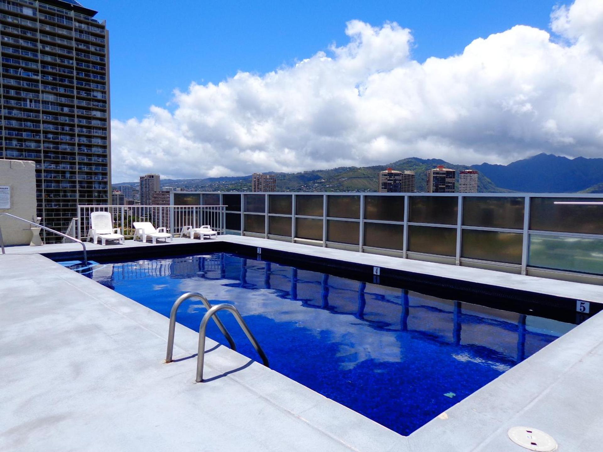 Waikiki Beach Condominiums photo 2