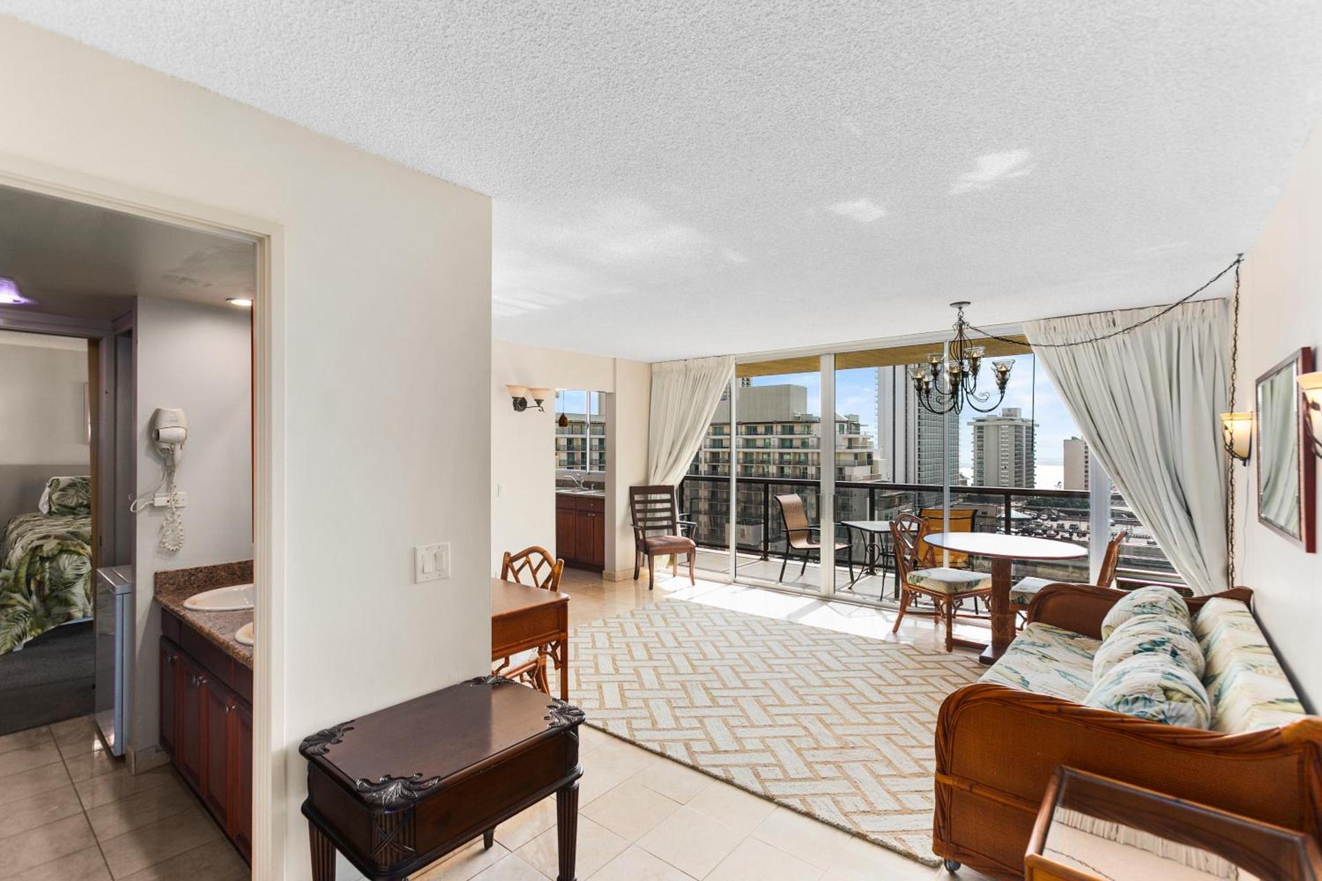 Waikiki Beach Condominiums photo 5