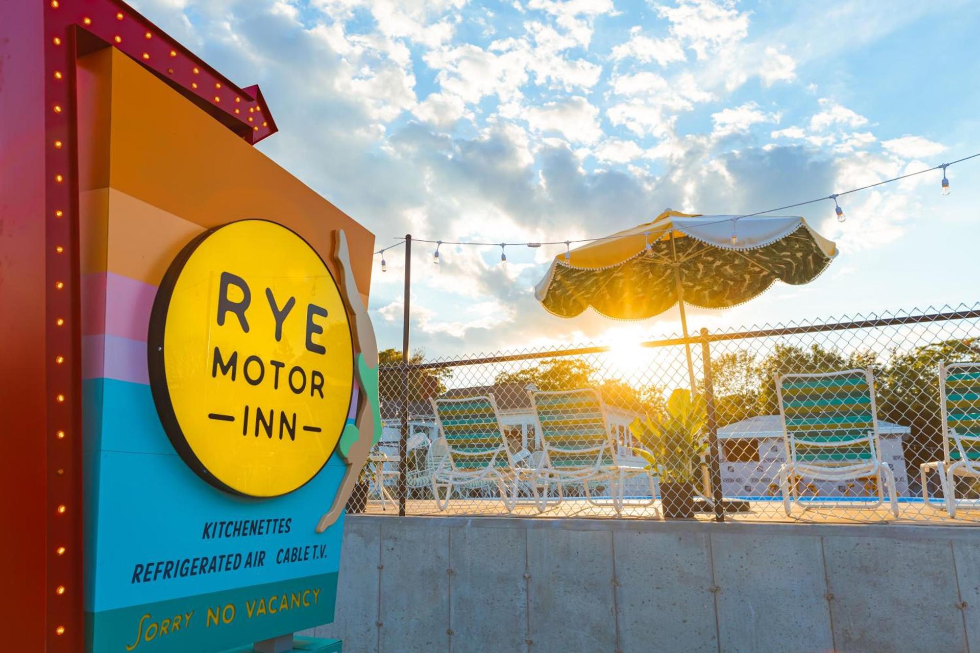 Rye Motor Inn - Oceanfront, Walk to Beach photo 14