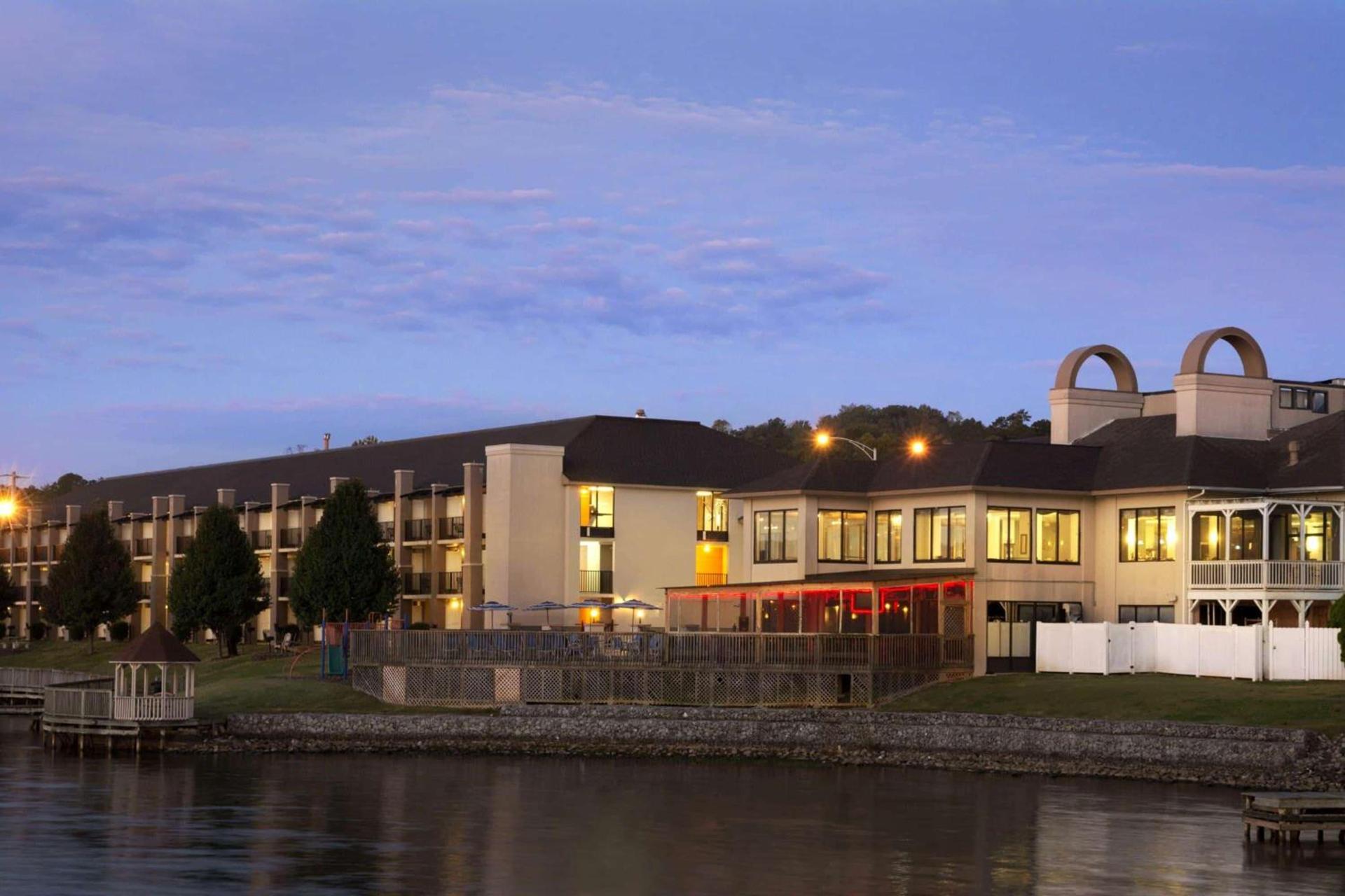 Wyndham Garden Lake Guntersville — hotel in Guntersville